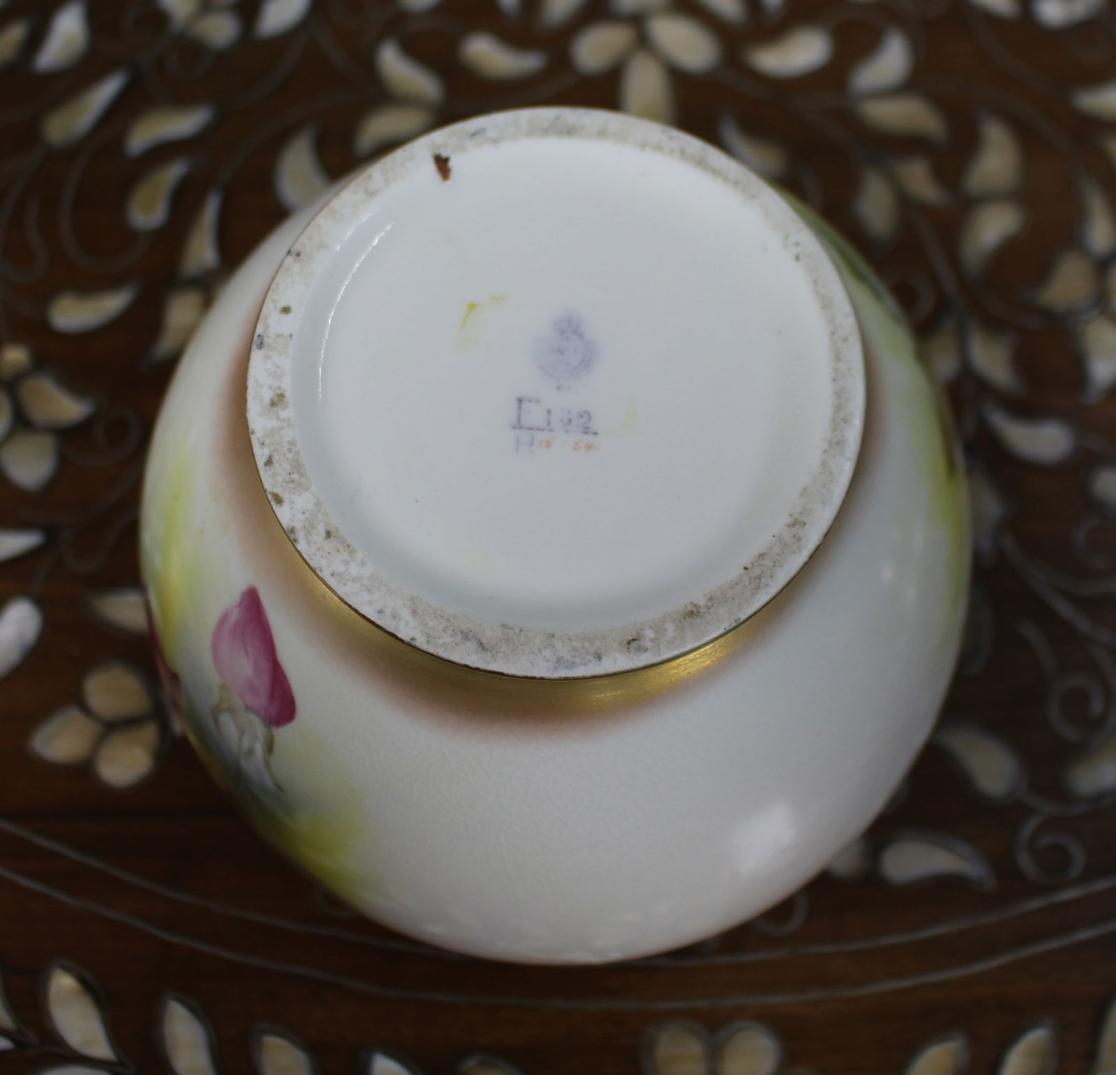 Antique Royal Worcester Hand-Painted Rose Vase – F132 (Date Code 1912) - 11
