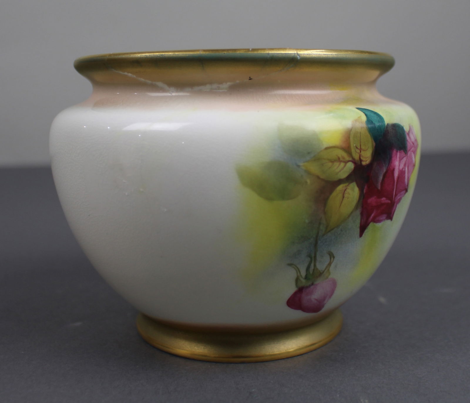 Antique Royal Worcester Hand-Painted Rose Vase – F132 (Date Code 1912) - 4