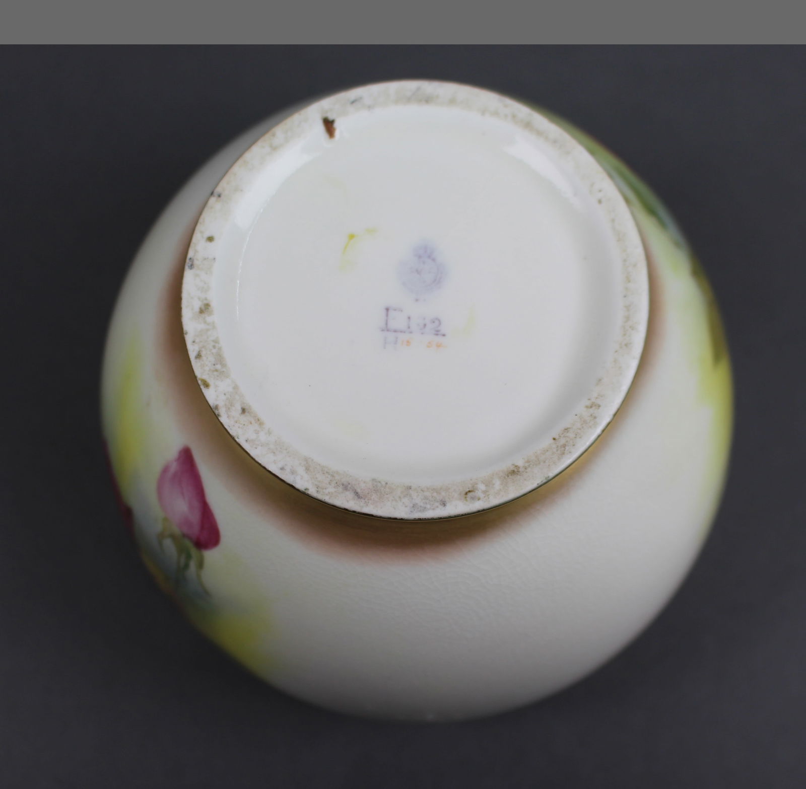 Antique Royal Worcester Hand-Painted Rose Vase – F132 (Date Code 1912) - 5