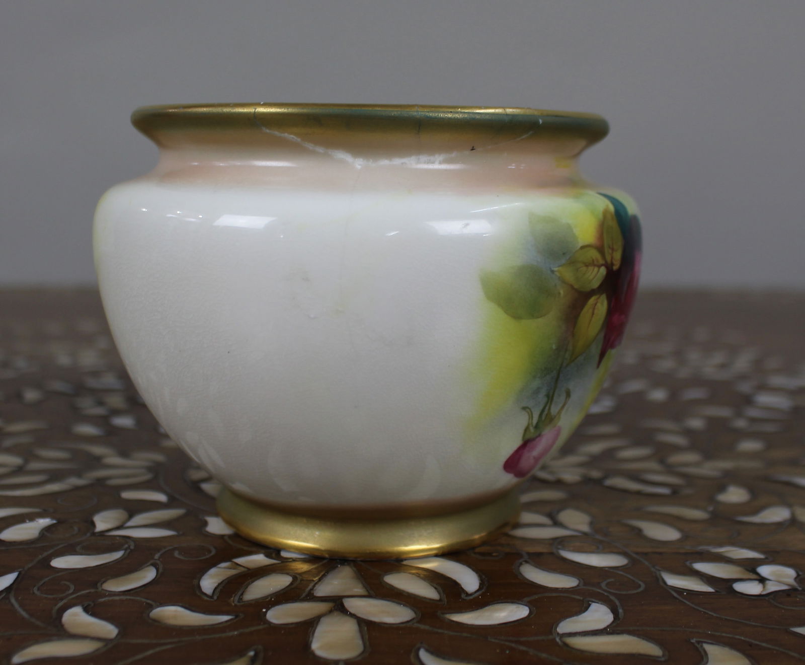 Antique Royal Worcester Hand-Painted Rose Vase – F132 (Date Code 1912) - 9