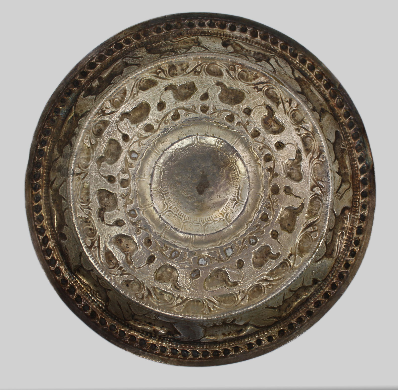 Antique Decorative Shield Circa 19th Century - 3