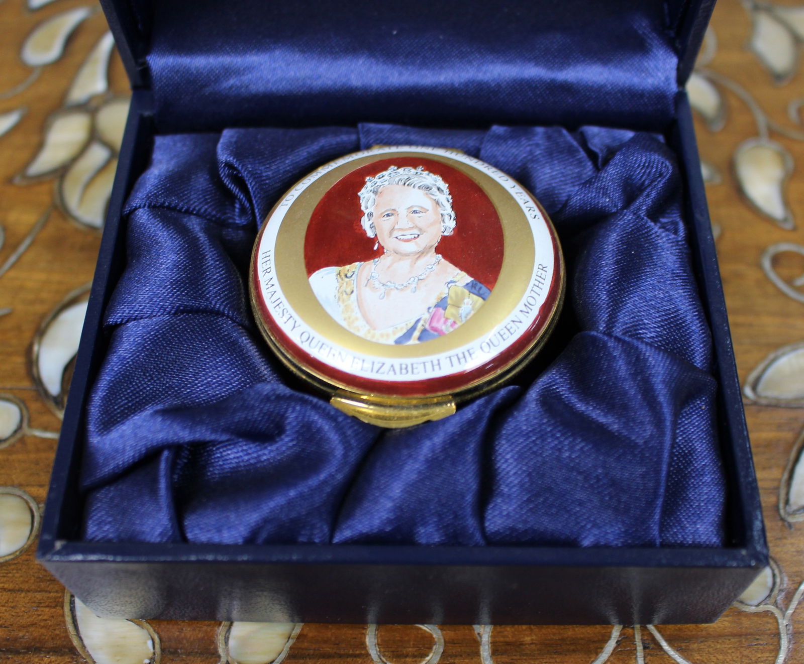 Crummles Enamel Box – HM Queen Elizabeth The Queen Mother - 2