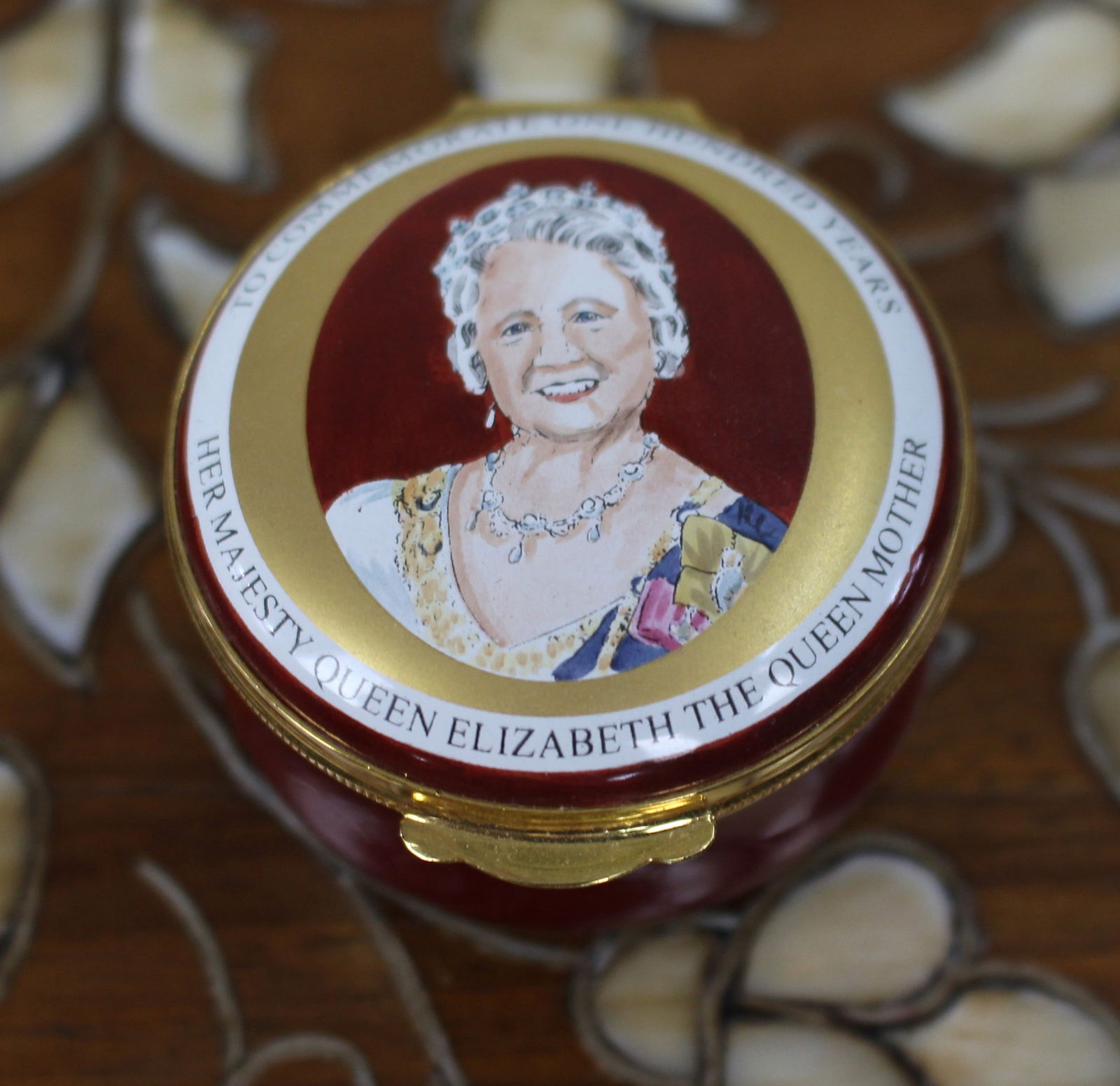 Crummles Enamel Box – HM Queen Elizabeth The Queen Mother - 3