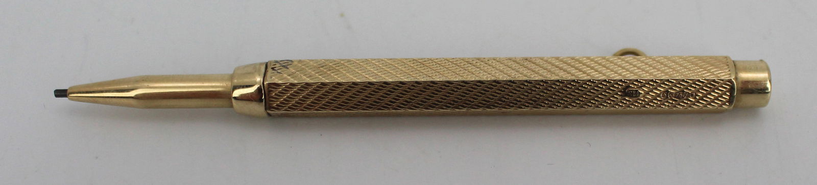 Vintage 9ct Gold Propelling Pencil: Title: Vintage 9ct Gold Propelling Pencil Description: Vintage 9ct Gold Propelling Pencil. Length 10 cm. Weight 17.7 g Condition: Used Delivery option: Collection & Delivery Location