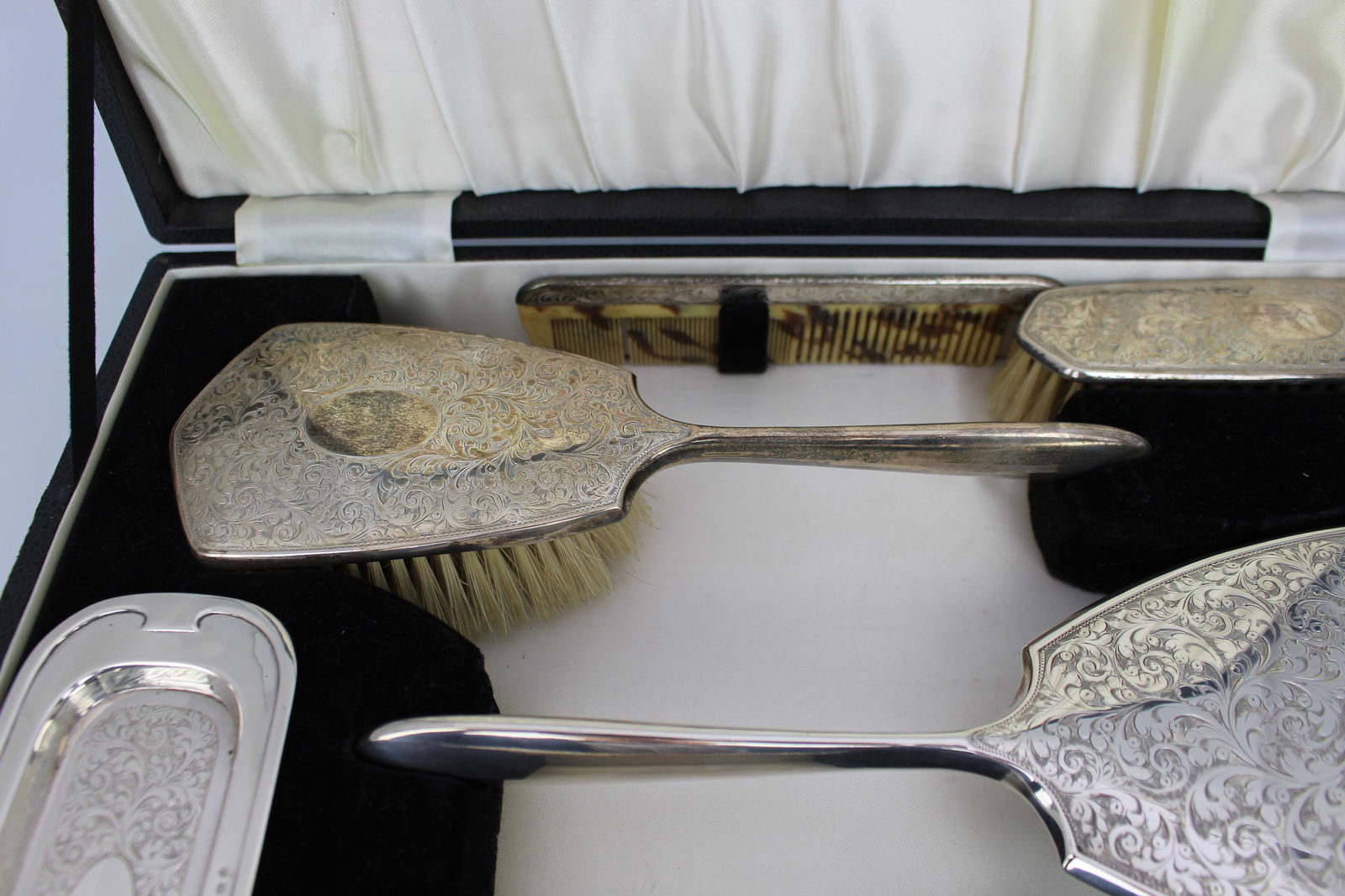 Cased Sterling Silver Vanity Set by Charles S. Green, Birmingham 1947 - 5