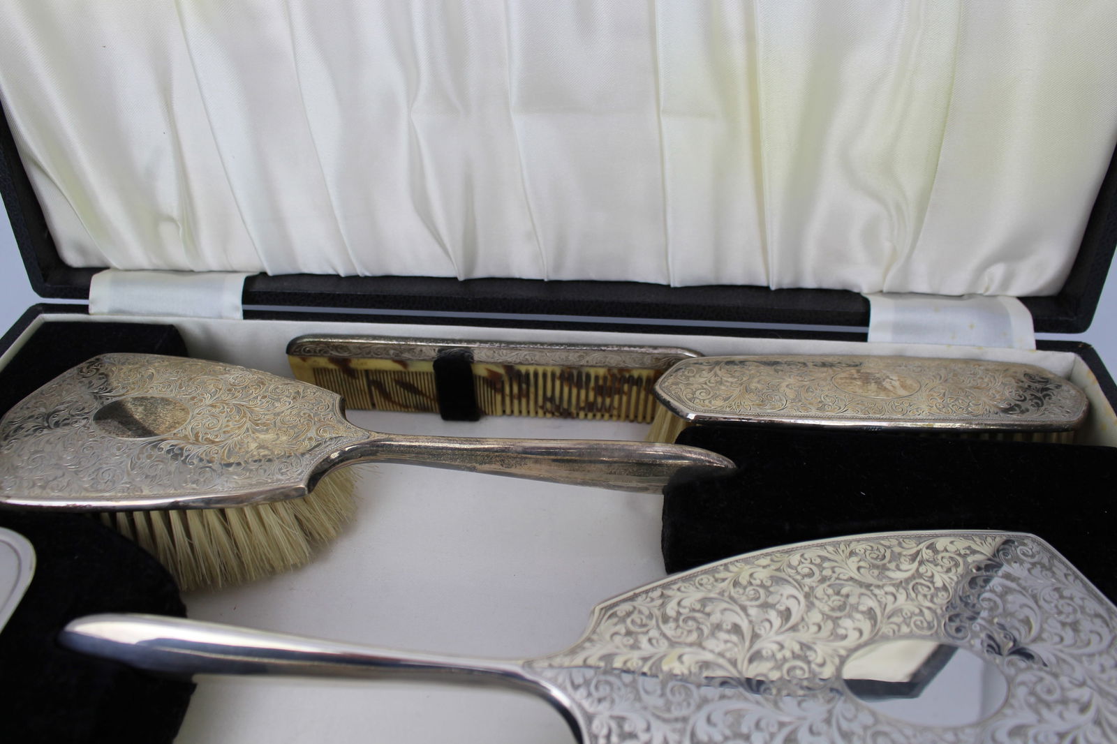 Cased Sterling Silver Vanity Set by Charles S. Green, Birmingham 1947 - 8