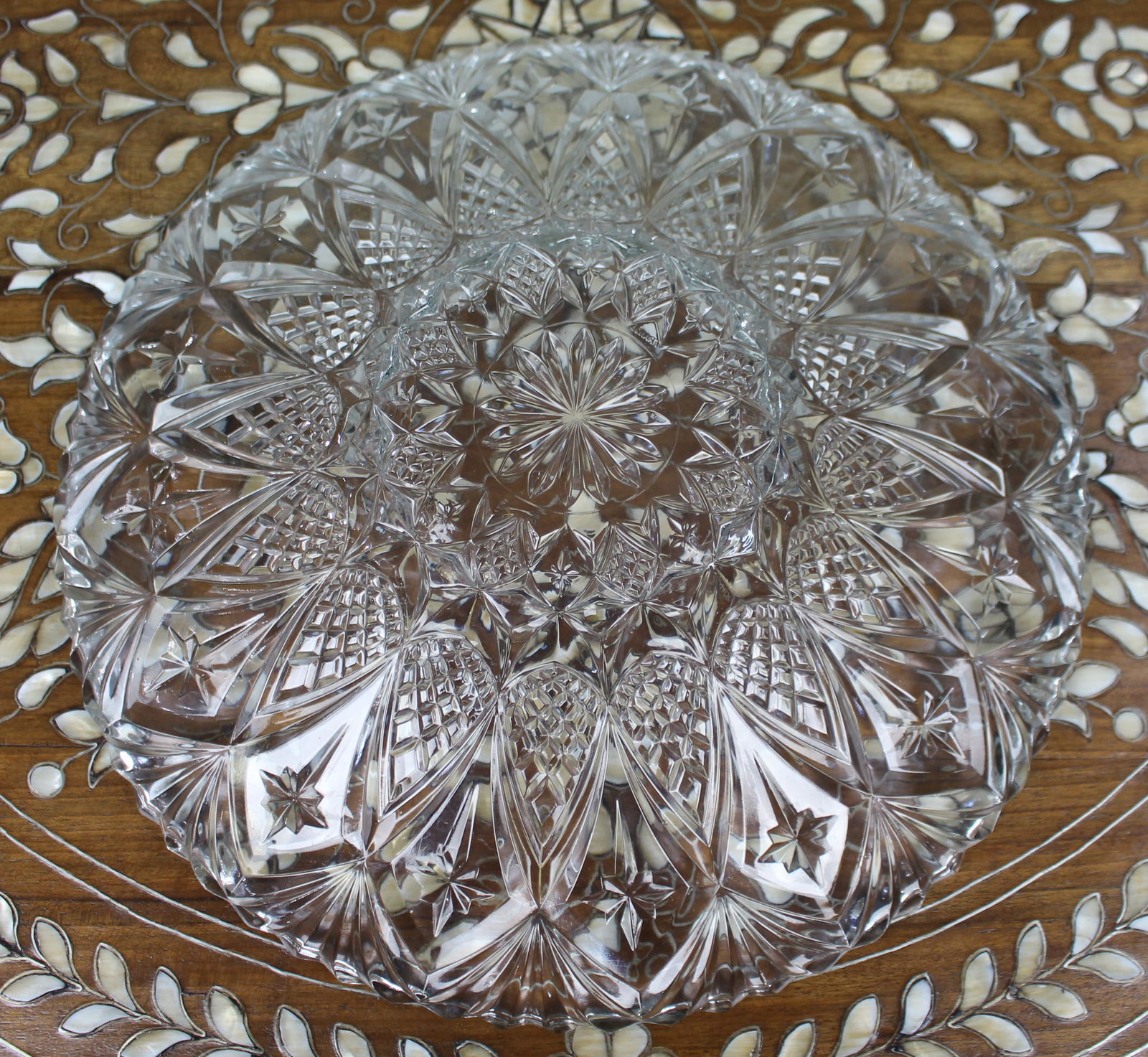 Vintage French Pressed Glass Centrepiece Bowl - 3