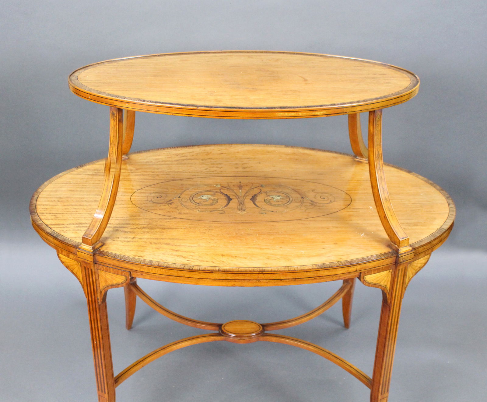 Late Victorian Two Tier Sheraton Revival Satinwood Étagère Table c.1890 - 3