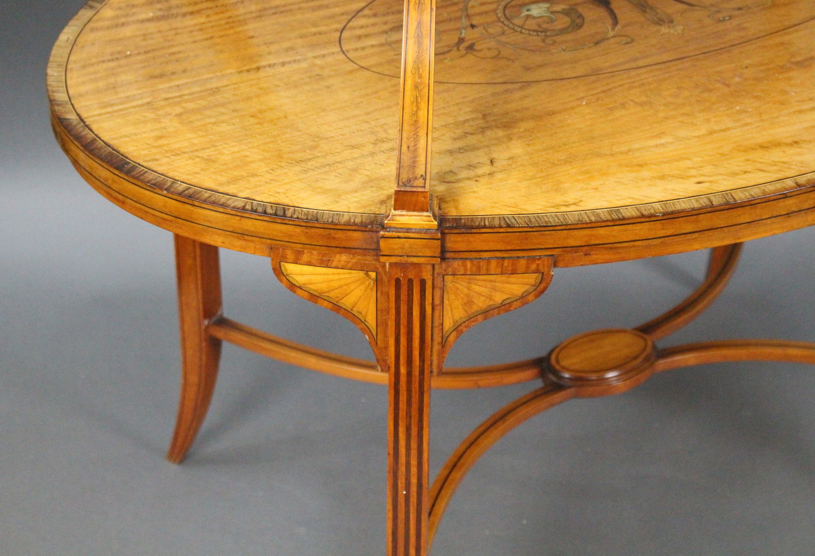 Late Victorian Two Tier Sheraton Revival Satinwood Étagère Table c.1890 - 6