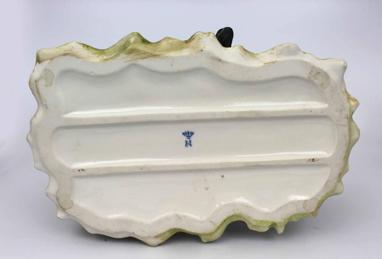 Capodimonte Lady Tramp on Bench - 5