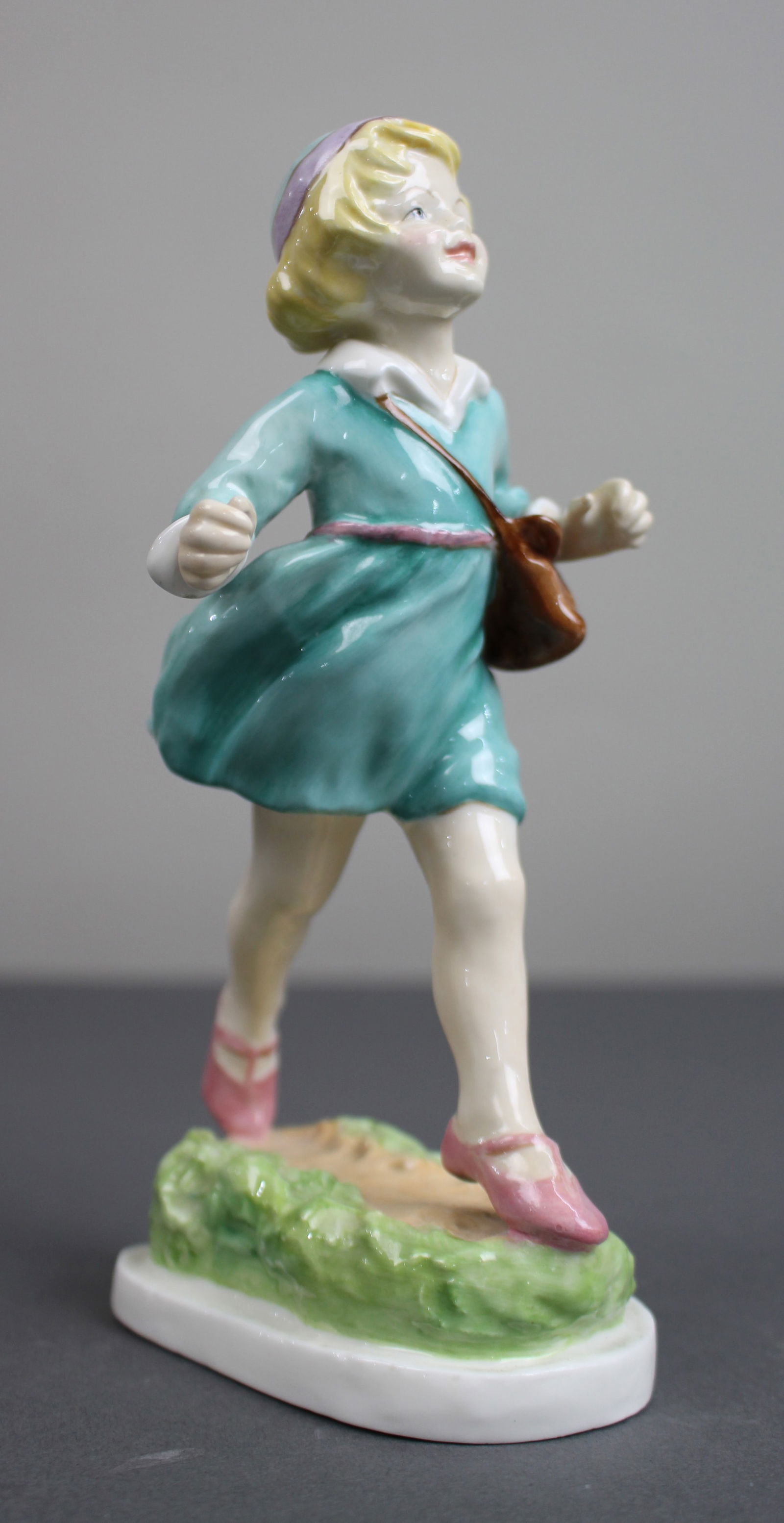 Royal Worcester Figurine Thursday's Child - 4