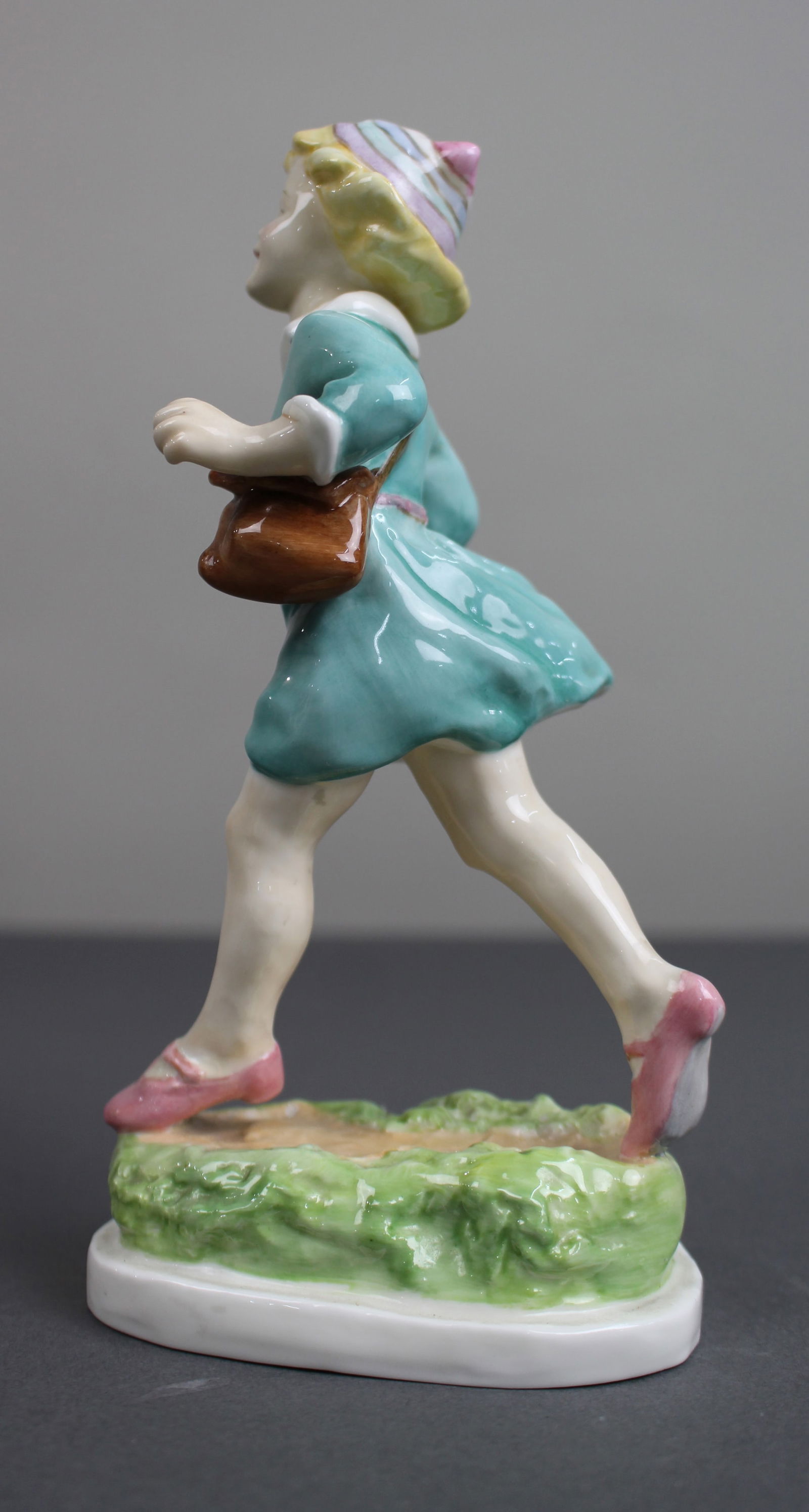 Royal Worcester Figurine Thursday's Child - 5