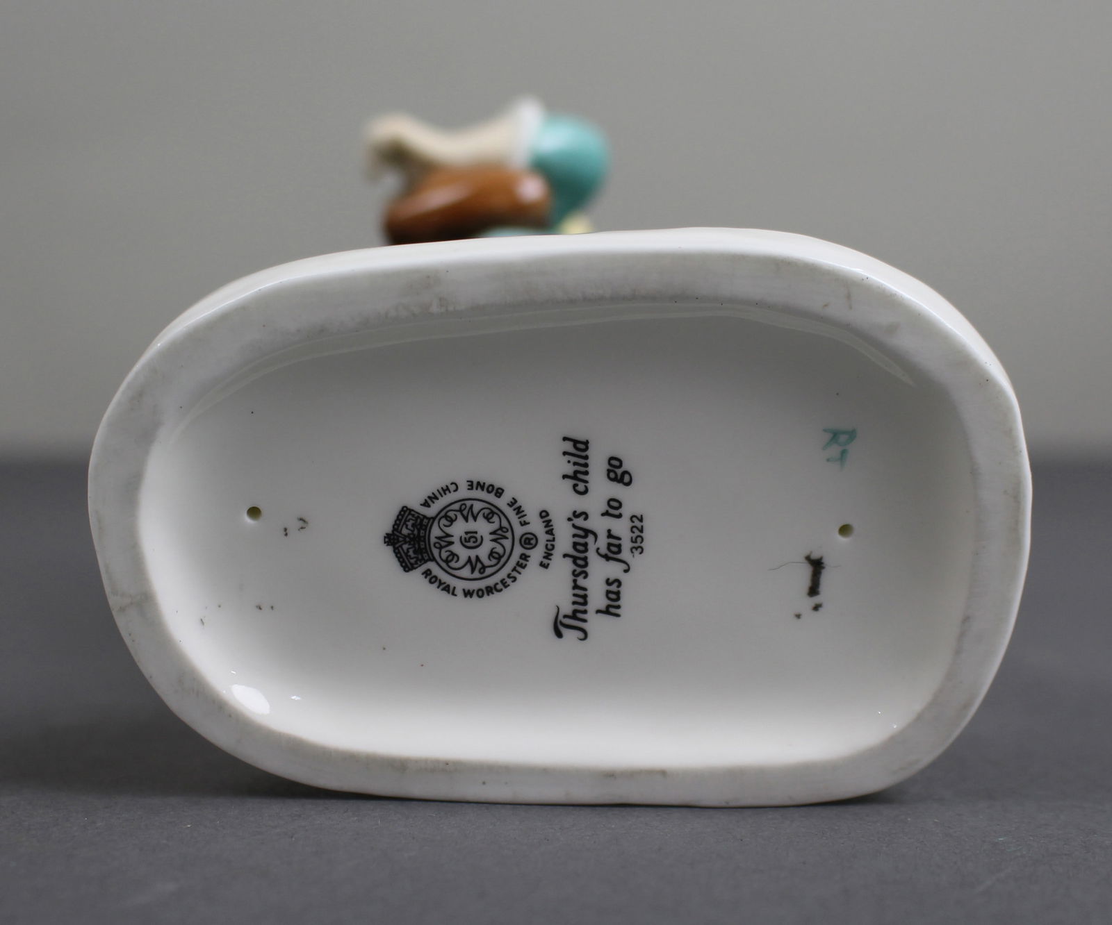 Royal Worcester Figurine Thursday's Child - 6