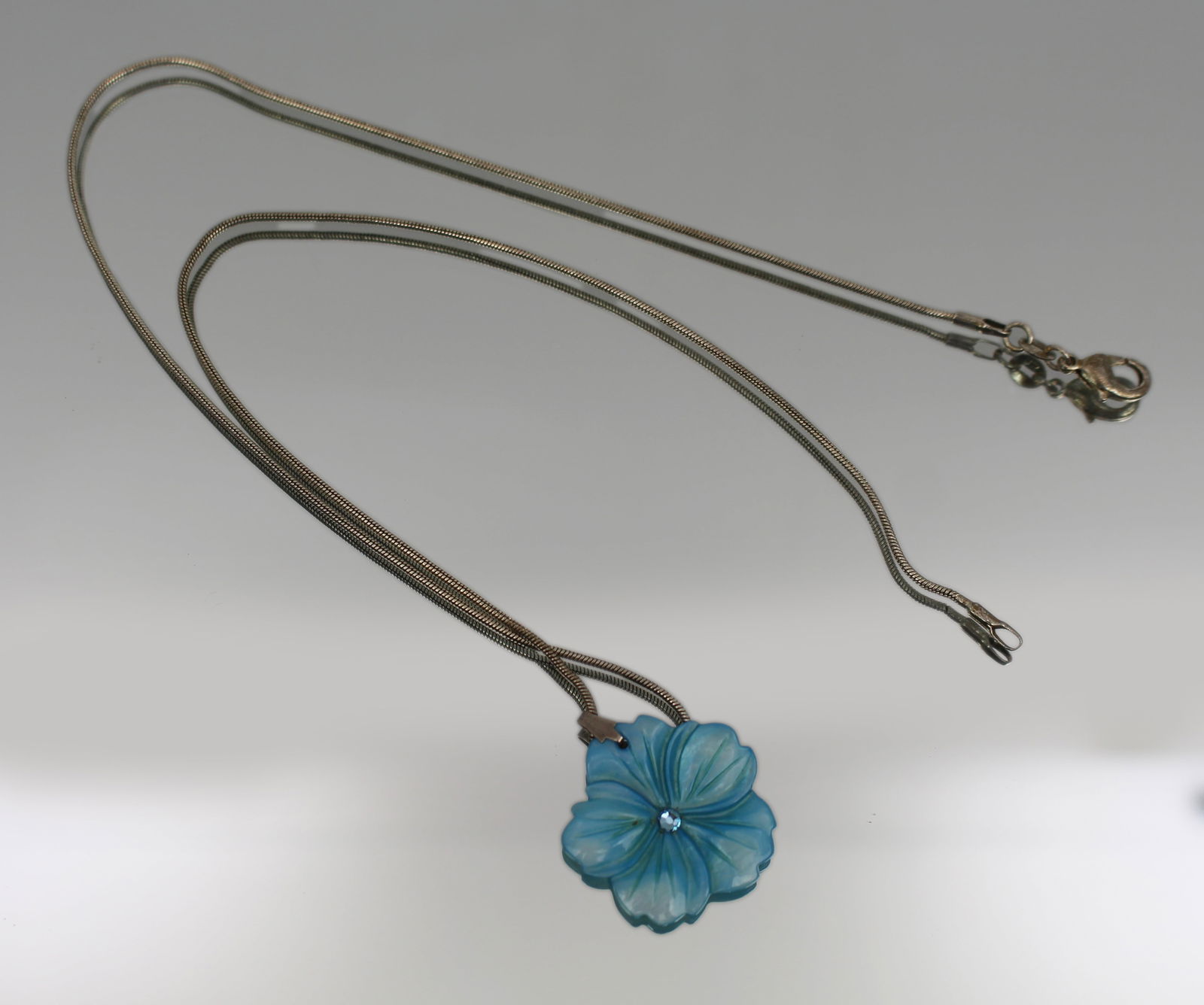 Vintage Silver Necklace: Title: Vintage Silver Necklace Description: Vintage Silver Necklace Condition: Used Delivery option: Collection & Delivery Location Category: Antiques