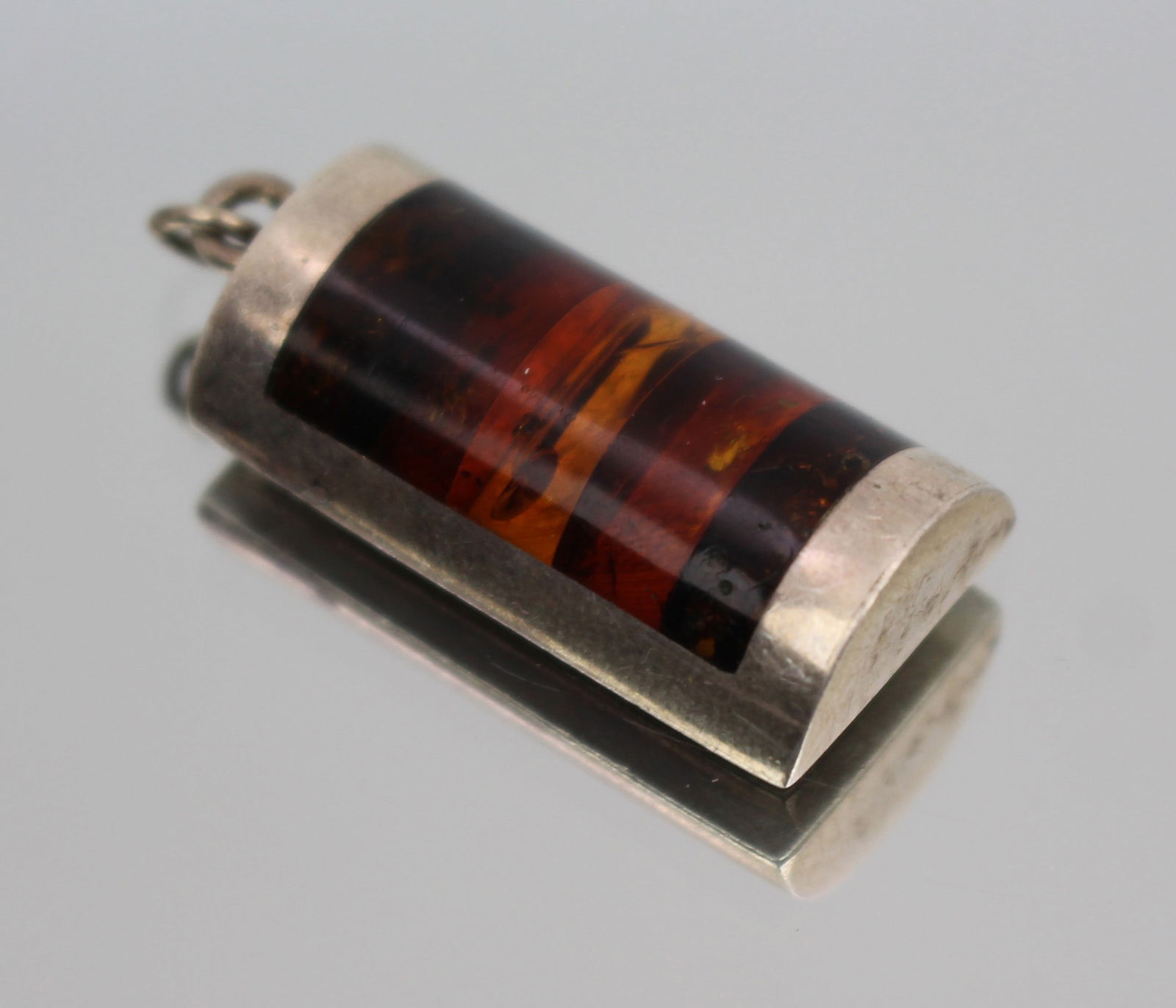 Vintage Modernist Baltic Amber and Silver Pendant - 2