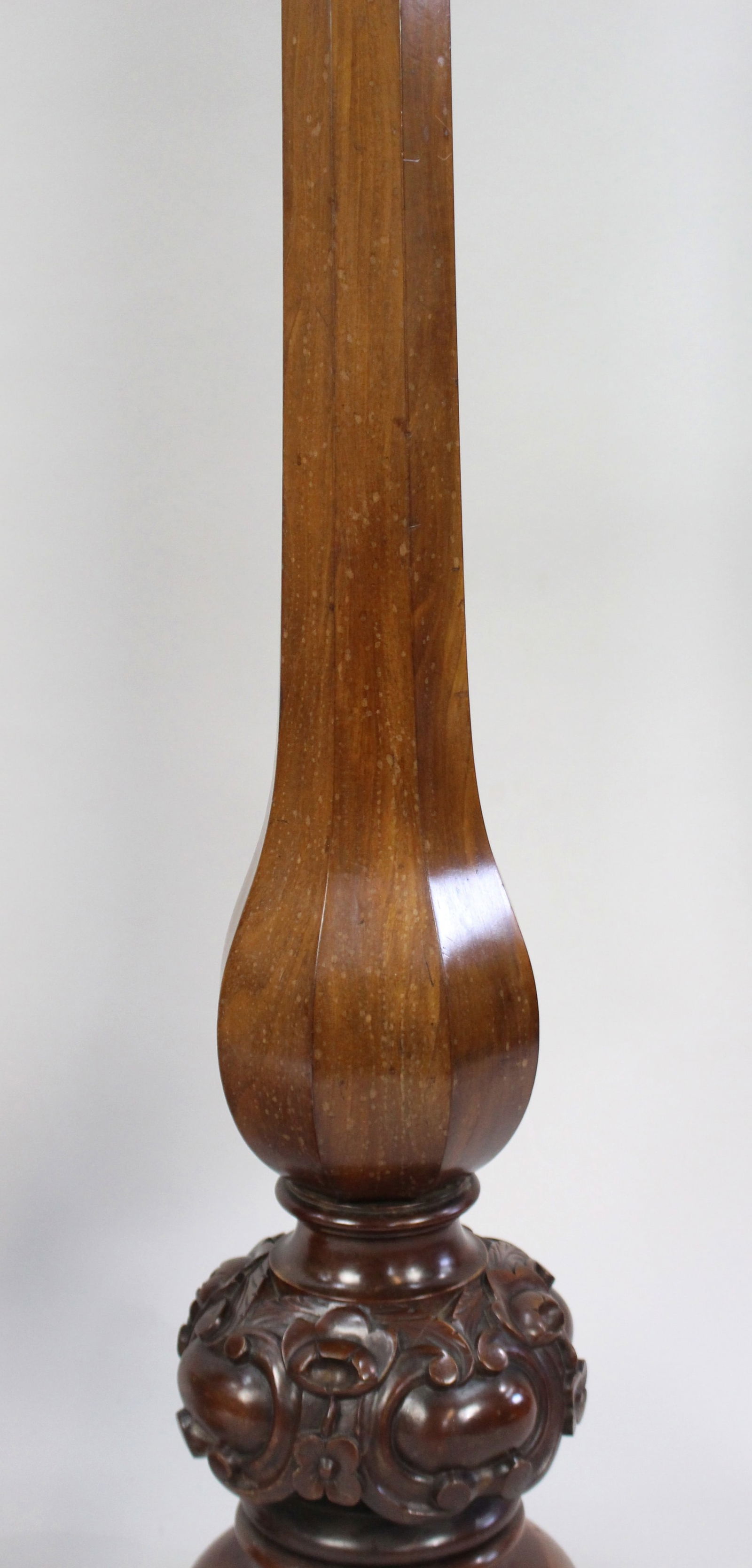 Pair of Early Victorian Carved Mahogany Pedestals - 8