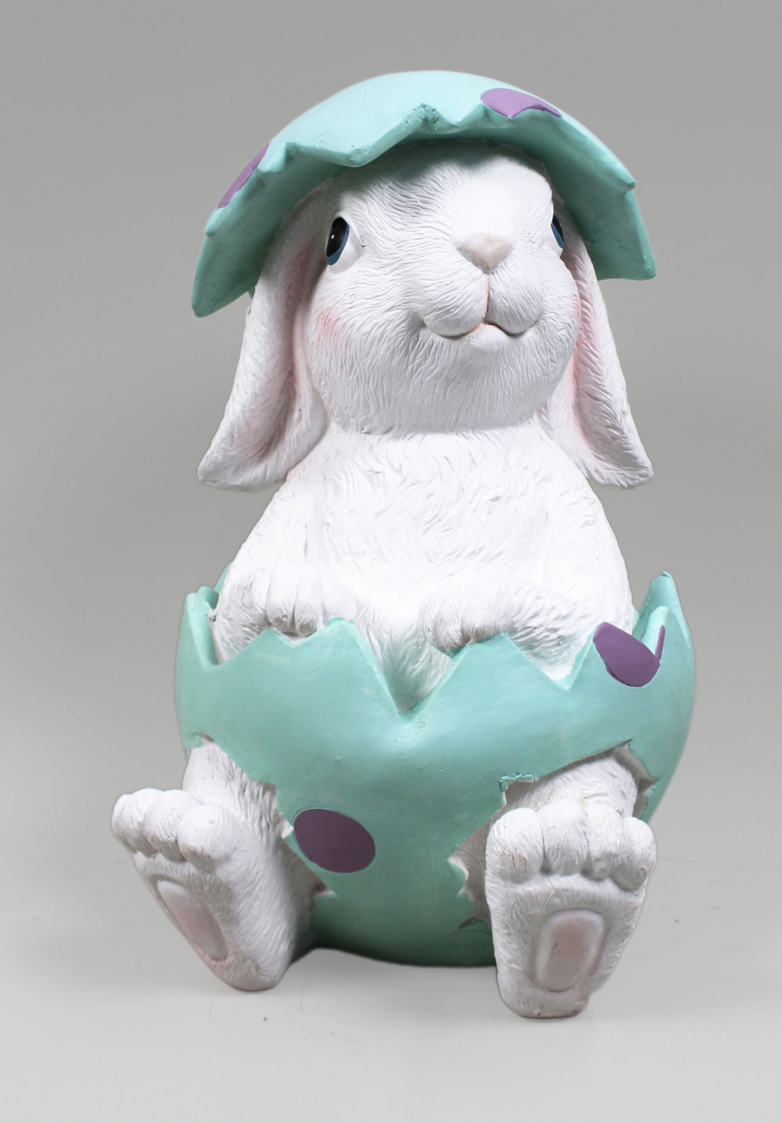 Hand Painted Decorative Easter Turquoise Egg: Title: Hand Painted Decorative Easter Turquoise Egg Description: Hand Painted Decorative Easter Turquoise Egg Composite, hand painted Measures 42 x 45 x 70 (height) cm </