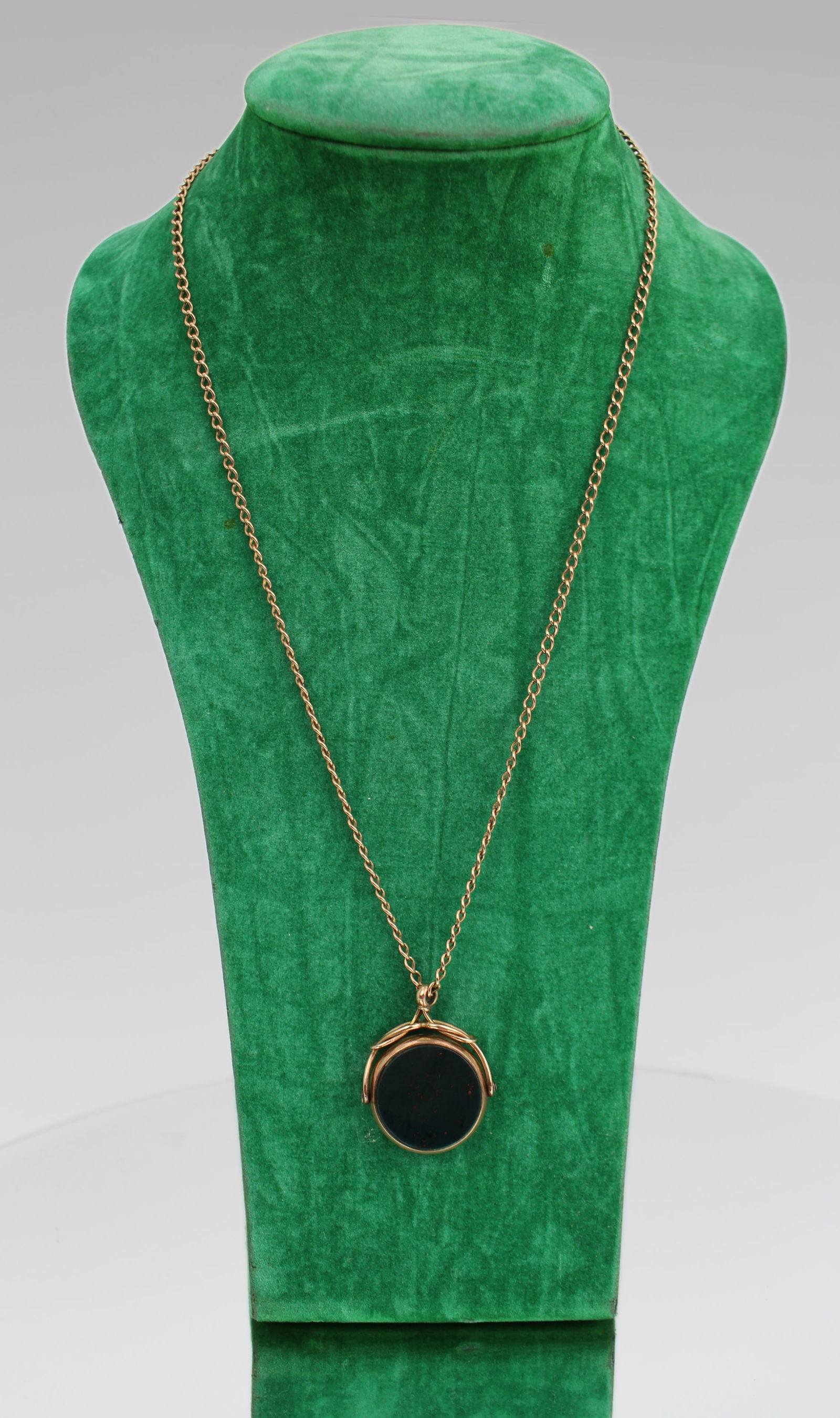 Edwardian 9ct Rose Gold Swivel Fob Pendant Necklace: Title: Edwardian 9ct Rose Gold Swivel Fob Pendant Necklace Description: Edwardian 9ct Rose Gold Swivel Fob Pendant Necklace – E. Atkins & Sons, Birmingham 1910 An attractive