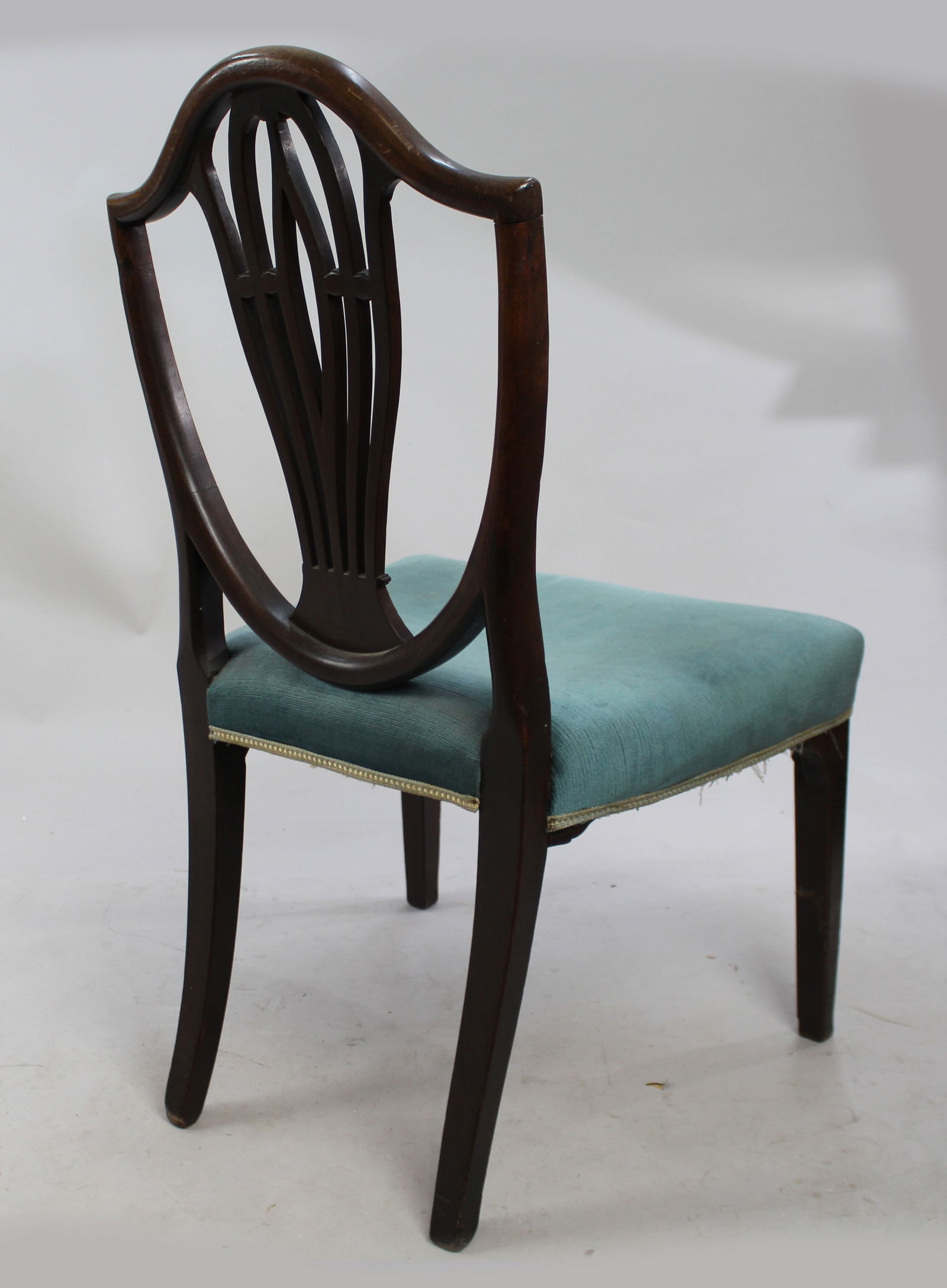 English Mahogany Hepplewhite Shield Back Chair c.1790 - 2