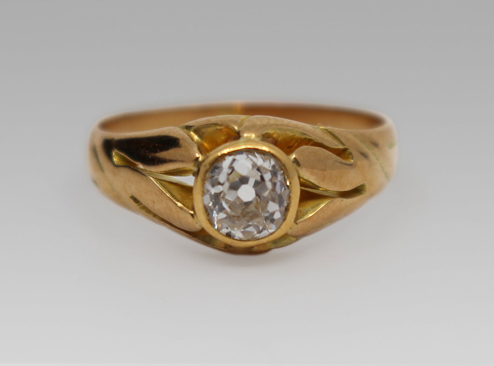Antique Diamond Rose Gold Ring – Early 20th Century: Title: Antique Diamond Rose Gold Ring – Early 20th Century Description: Antique Diamond Rose Gold Ring – Early 20th Century This early 20th-century ring is set with an old European