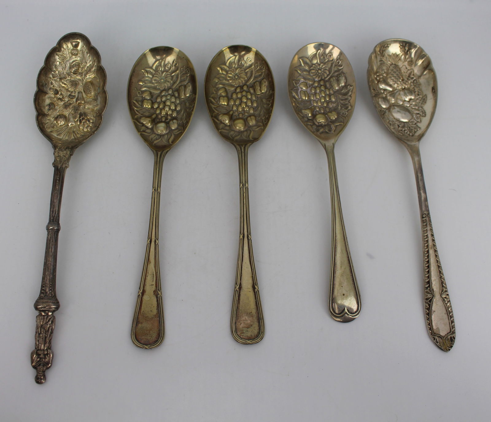 Set of 5 Silver Plated Berry Spoons: Title: Set of 5 Silver Plated Berry Spoons Description: Set of 5 Silver Plated Berry Spoons Condition: Used Delivery option: Collection & Delivery Location Category: Antiques