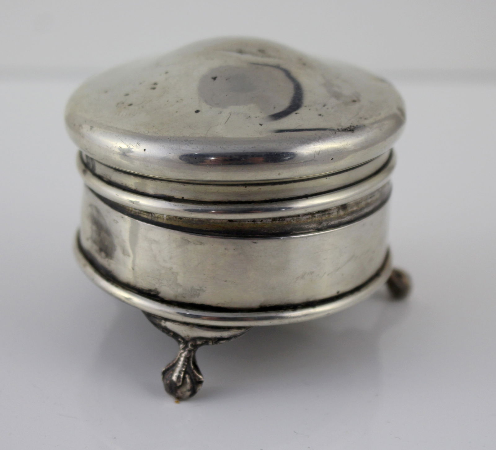 Sterling Silver Velvet Lined Pin Cushion Birmingham 1920: Title: Sterling Silver Velvet Lined Pin Cushion Birmingham 1920 Description: Sterling Silver Velvet Lined Pin Cushion Birmingham 1920 Fully hallmarked to the rim and underside; assayed in