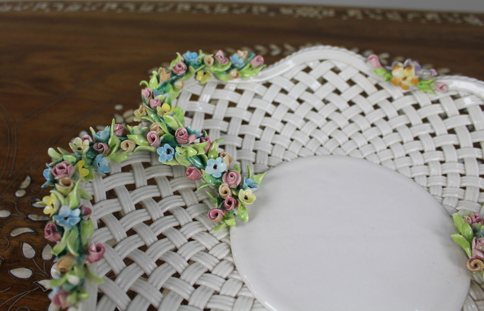 Vintage Italian Museo di Capodimonte Floral Lattice Basket Centrepiece - 3