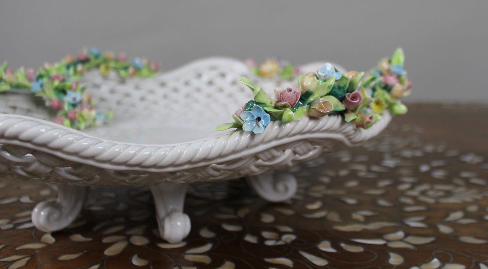 Vintage Italian Museo di Capodimonte Floral Lattice Basket Centrepiece - 4