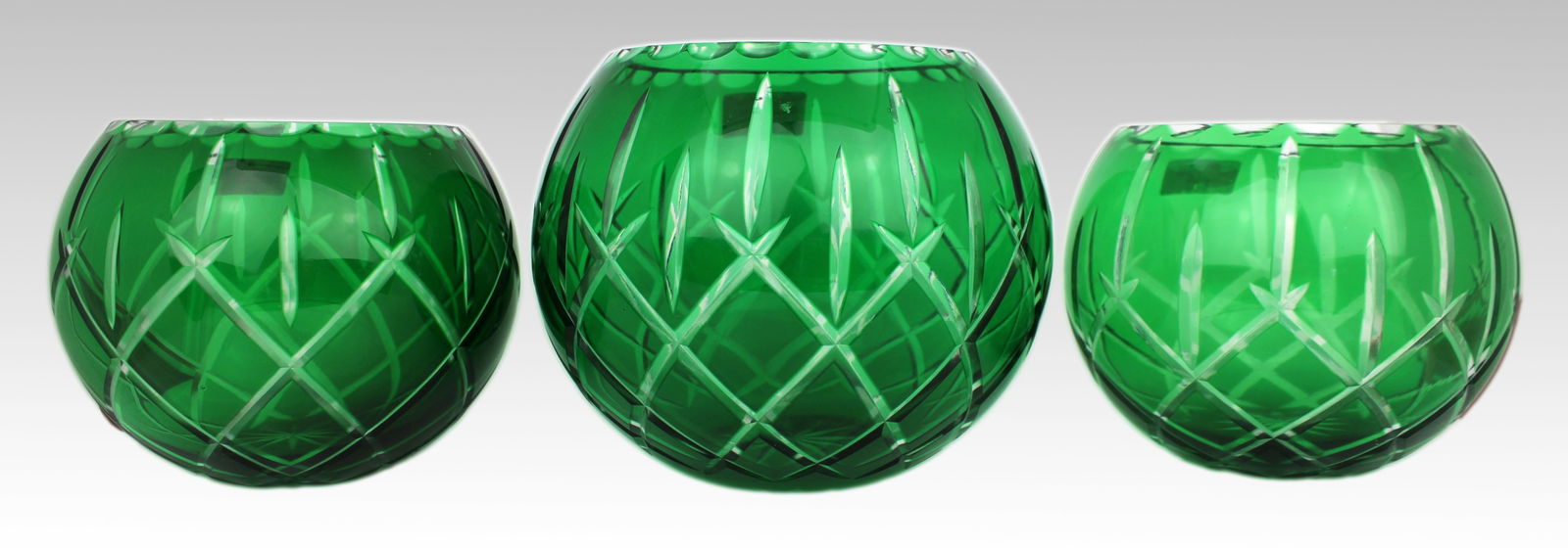 Garniture of Three Vintage Gorham Green Overlay Cut Crystal Bowls: Title: Garniture of Three Vintage Gorham Green Overlay Cut Crystal Bowls Description: Garniture of Three Vintage Gorham Green Overlay Cut Crystal Bowls A fine garniture of three vintage green