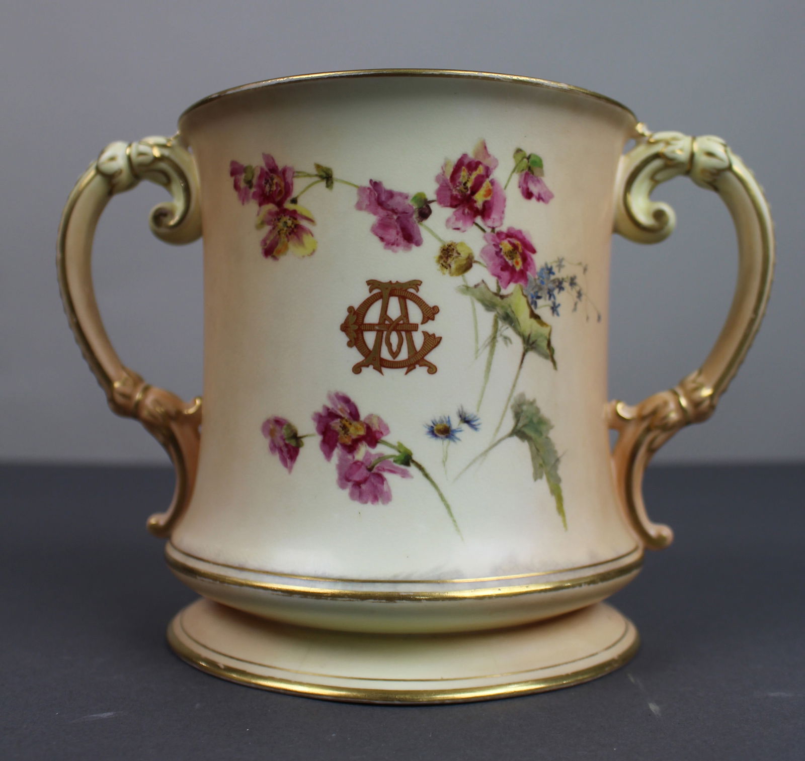Large Royal Worcester Loving Cup Worcester Cathedral c.1902: Title: Large Royal Worcester Loving Cup Worcester Cathedral c.1902 Description: Large Royal Worcester Loving Cup Worcester Cathedral c.1902 A finely hand-painted Royal Worcester porcelain