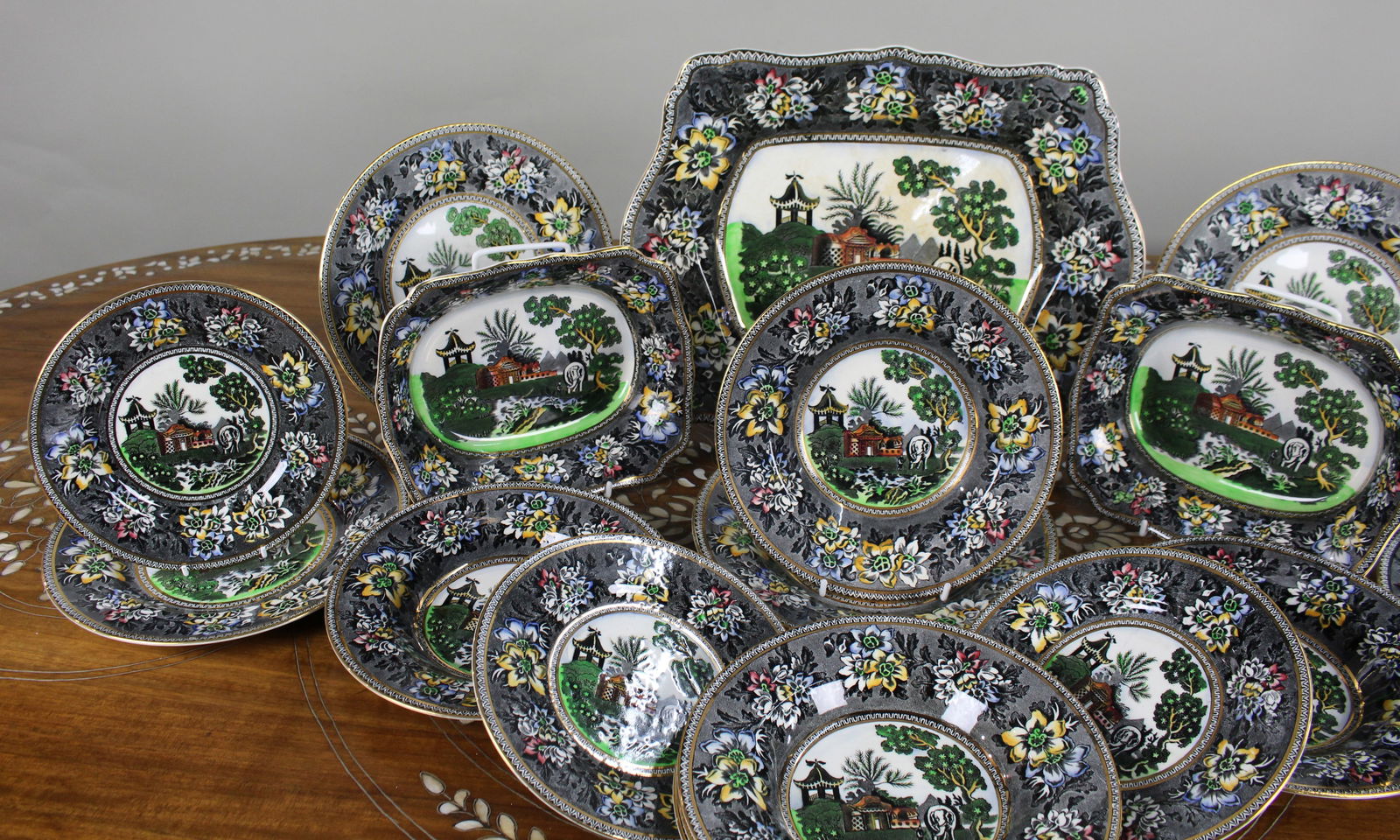 Hatterbridge Pottery Chinoiseries Rogers 20-Piece Dinner Service - 4
