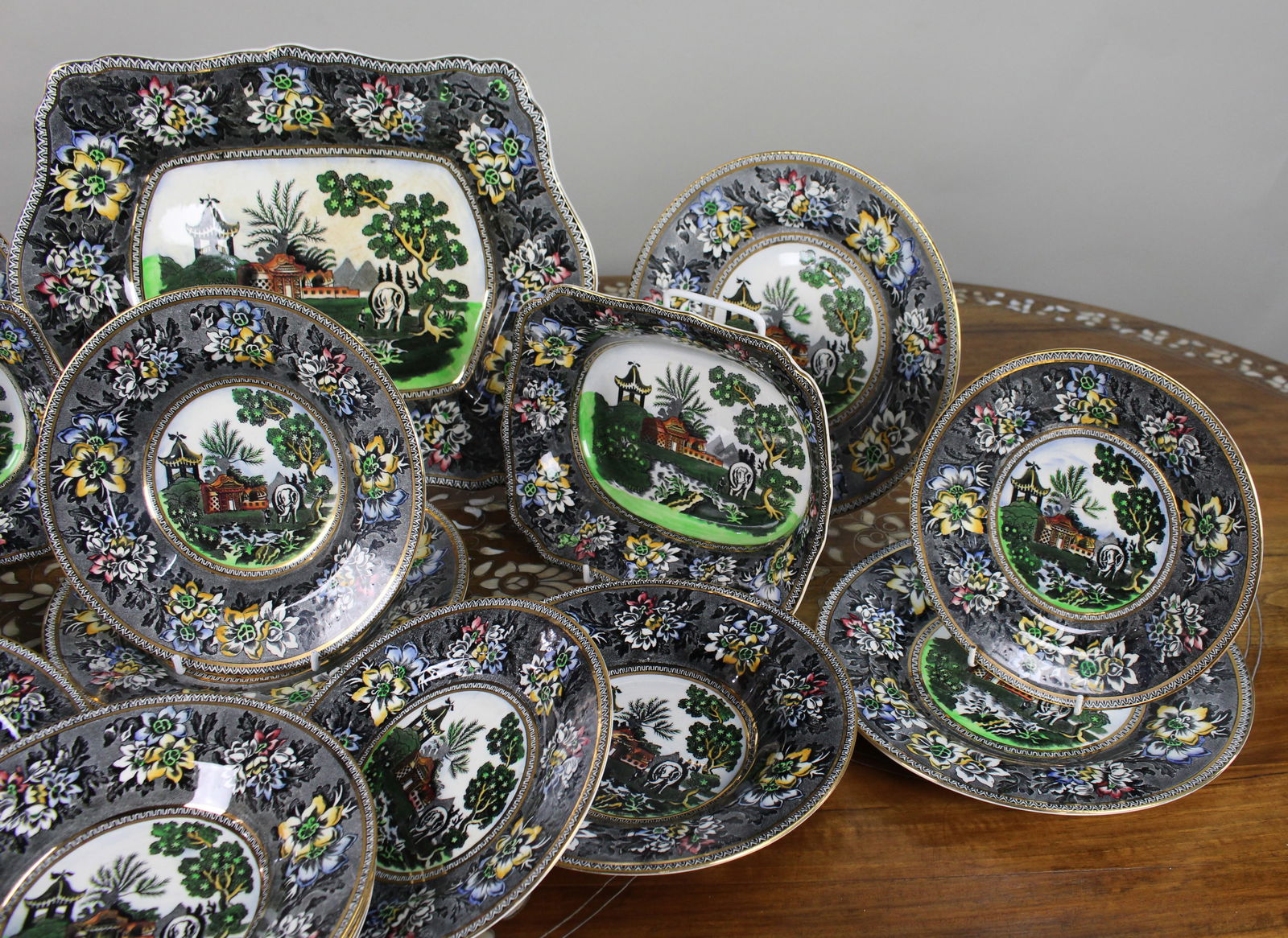 Hatterbridge Pottery Chinoiseries Rogers 20-Piece Dinner Service - 5