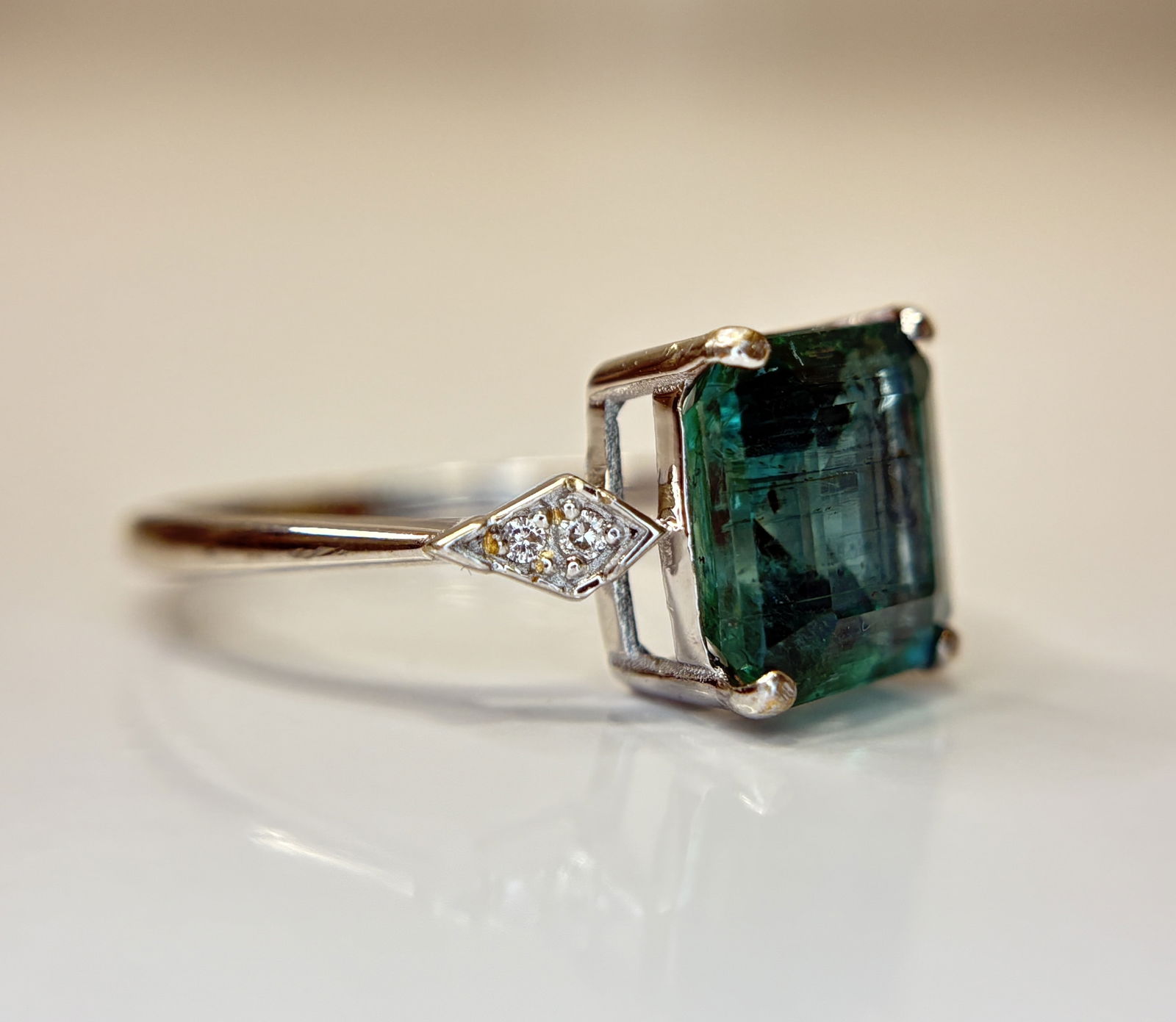 Beautiful 3.04 CT Natural Emerald With Natural Diamonds & 18k Gold - 7