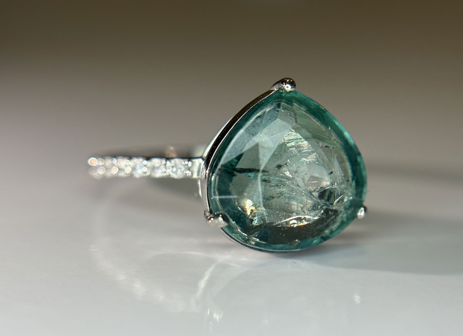 Beautiful 3.17 CT Natural Emerald Ring With Natural Diamonds & Platinum 950 - 8