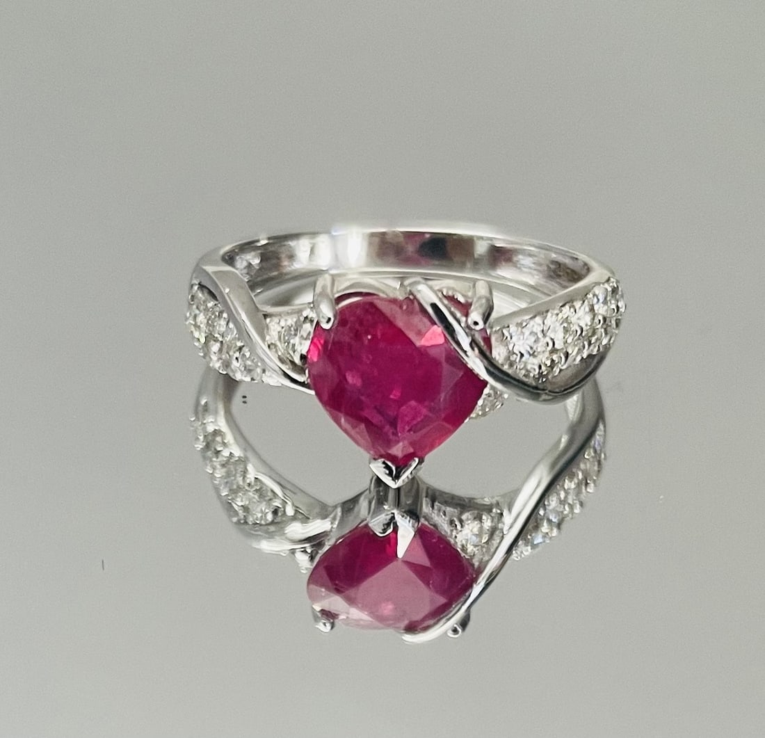 Beautiful Natural Heart Shape Burmese Ruby Ring 1.58 Ct With Diamonds & 18k Gold (1 of 7)