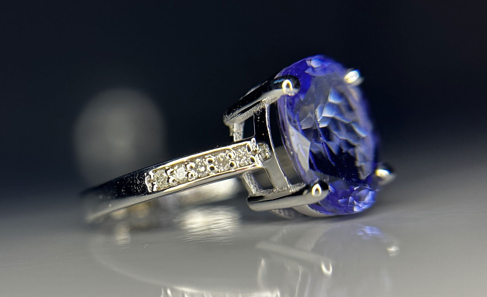 Beautiful 3.41 CT Natural Tanzanite With Natural Diamonds & 18k Gold - 8