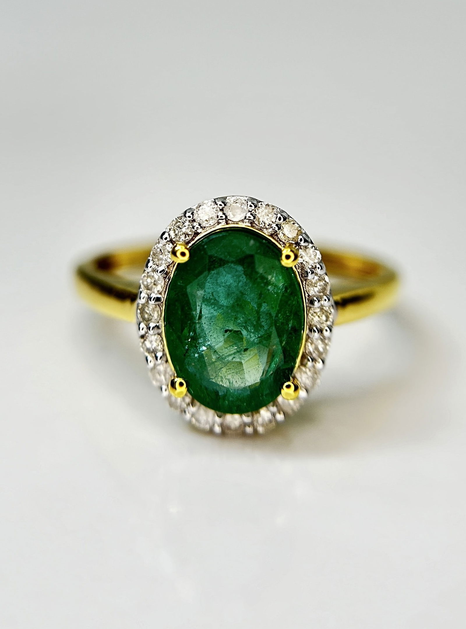Beautiful Natural Emerald 1.52 CT With Natural Diamonds & 18k Gold - 7