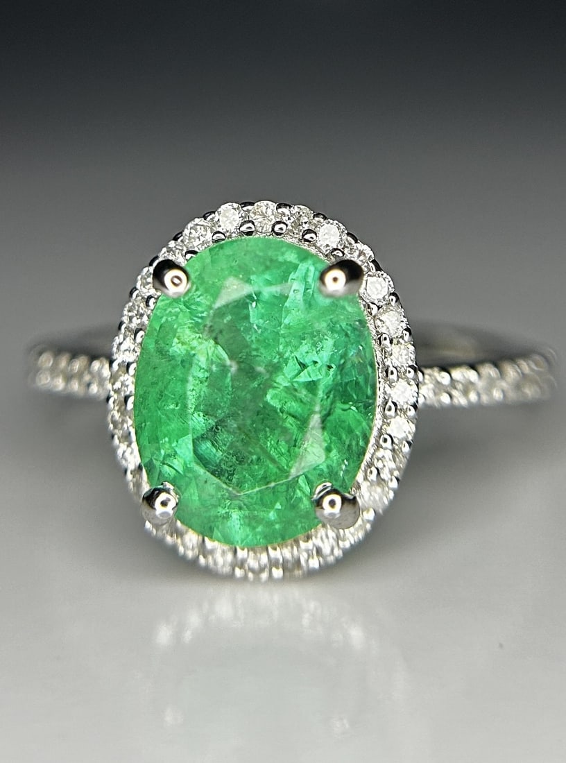 Beautiful 2.71ct Natural Emerald With Natural Diamonds & 18k Gold (1 of 10)