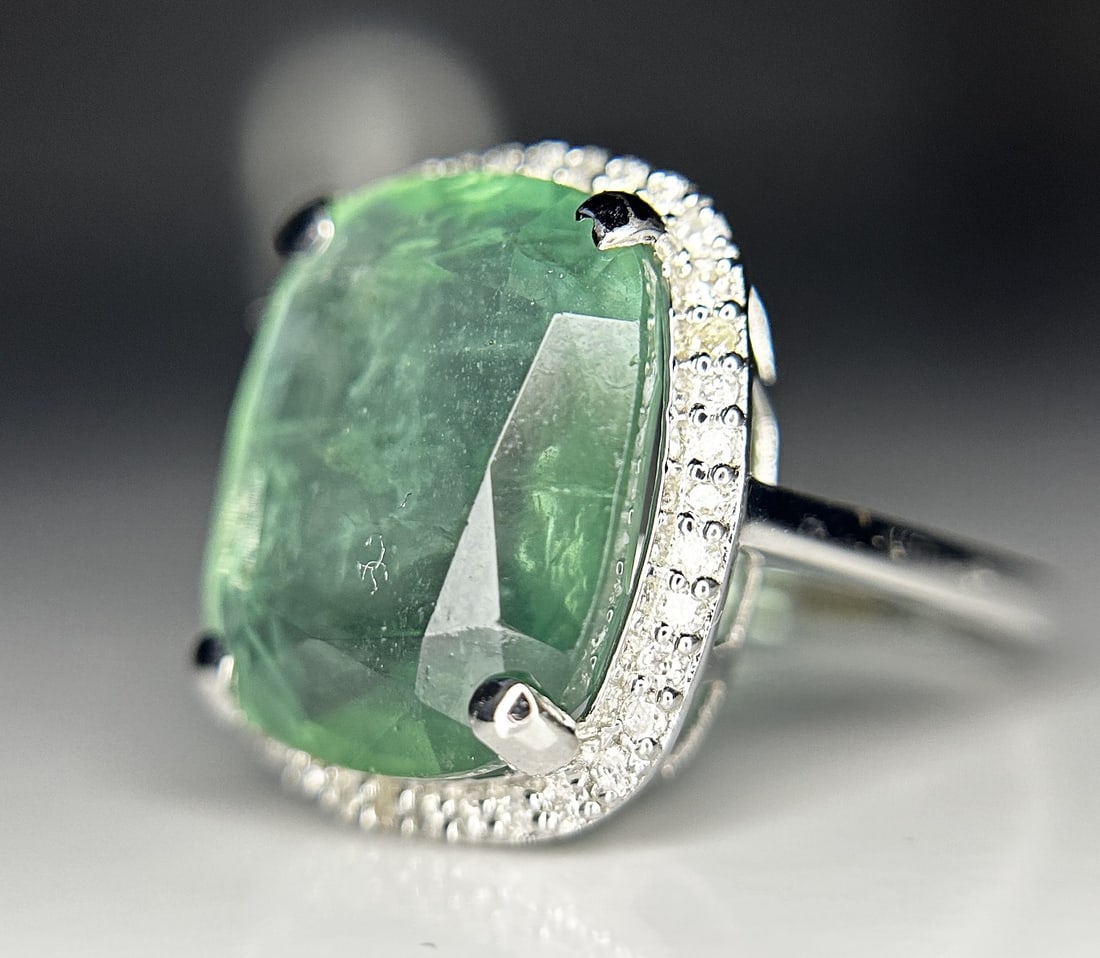 Beautiful 10.04 ct Natural Emerald With Natural Diamonds & 18k Gold - 3