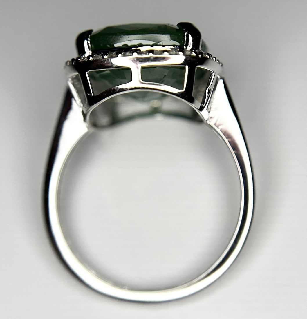 Beautiful 10.04 ct Natural Emerald With Natural Diamonds & 18k Gold - 4