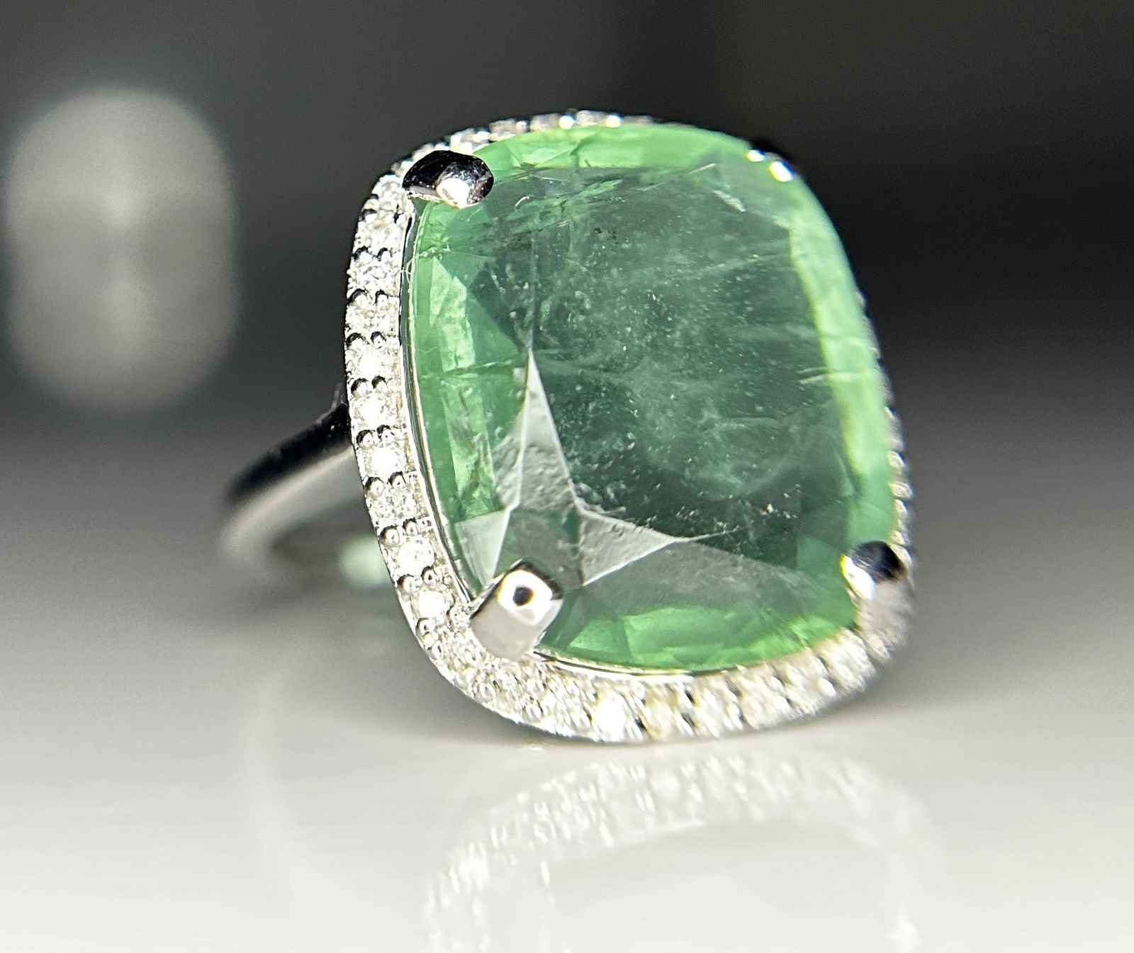 Beautiful 10.04 ct Natural Emerald With Natural Diamonds & 18k Gold - 8