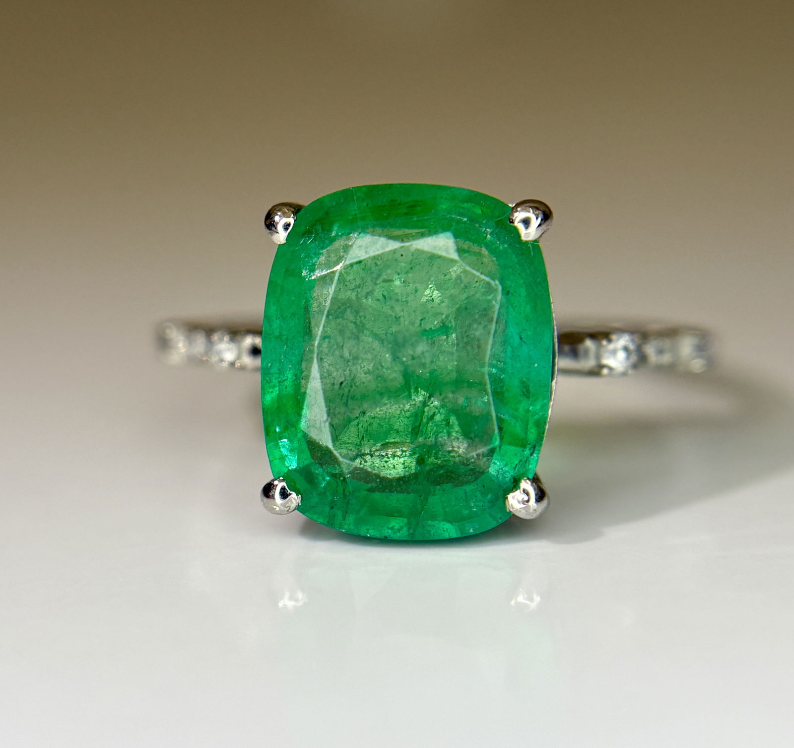 Beautiful 3.40 CT Natural Emerald Ring With Natural Diamonds & Platinum 950 (1 of 11)