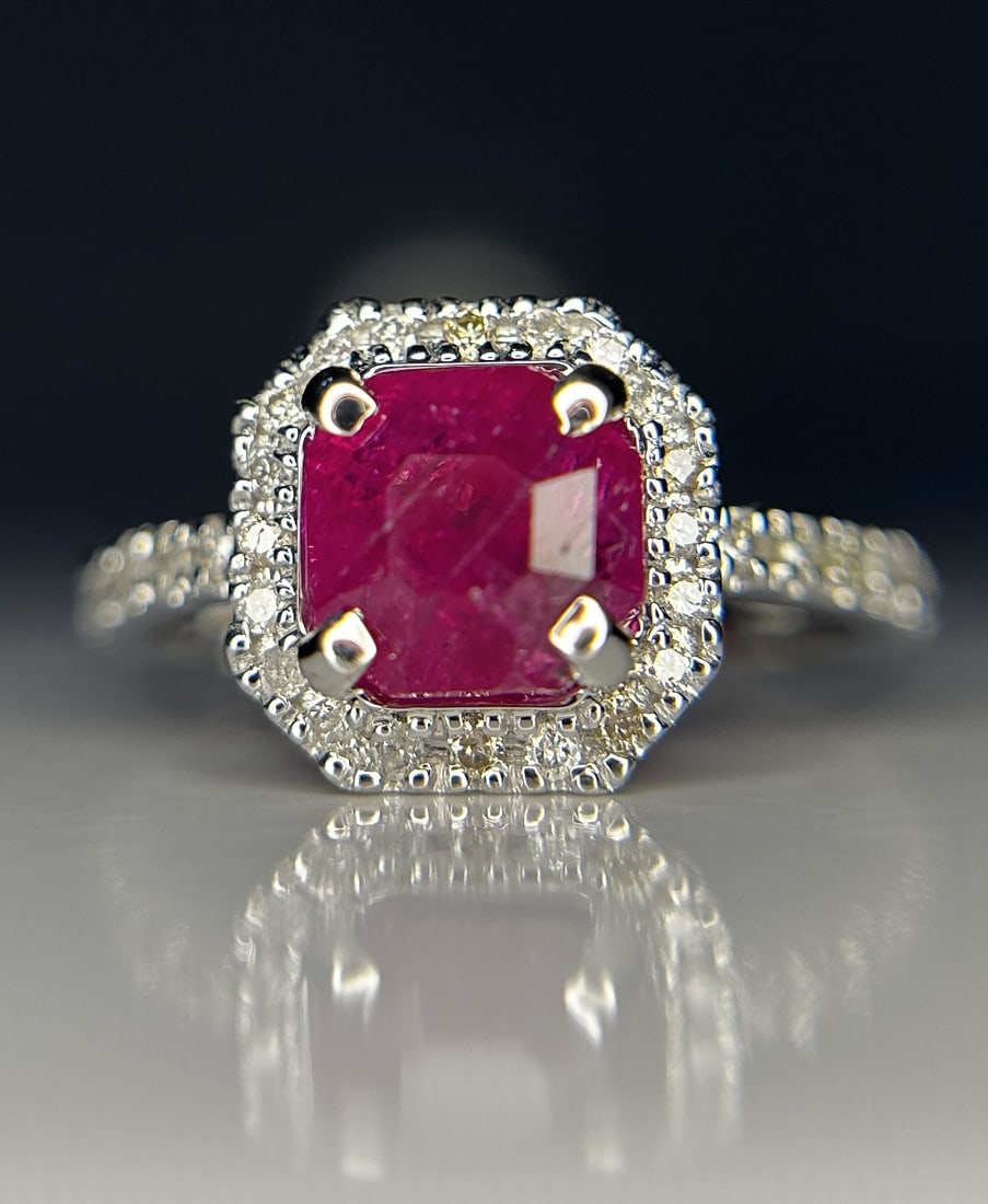 Beautiful 2.11 CT Unheated Old Burma Ruby With Natural Diamonds & 18k Gold (1 of 12)