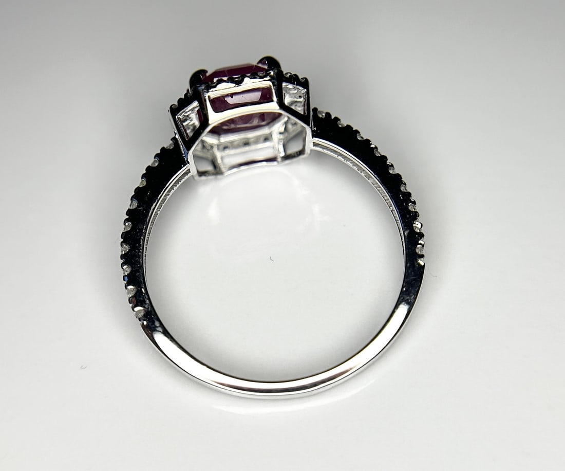 Beautiful 2.11 CT Unheated Old Burma Ruby With Natural Diamonds & 18k Gold - 8