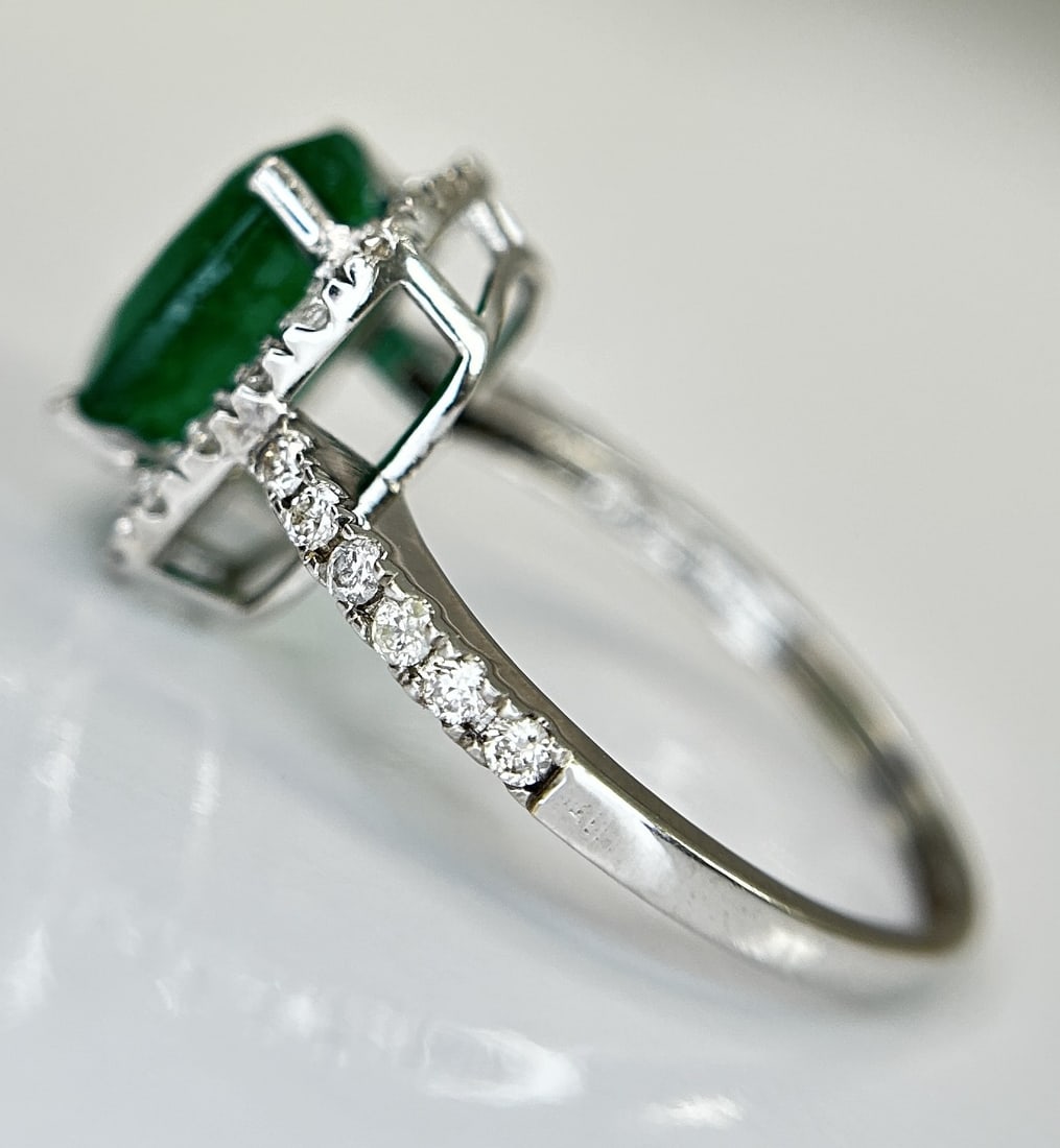 Beautiful Natural 2.81ct Emerald With Natural Diamonds & 18k Gold - 6