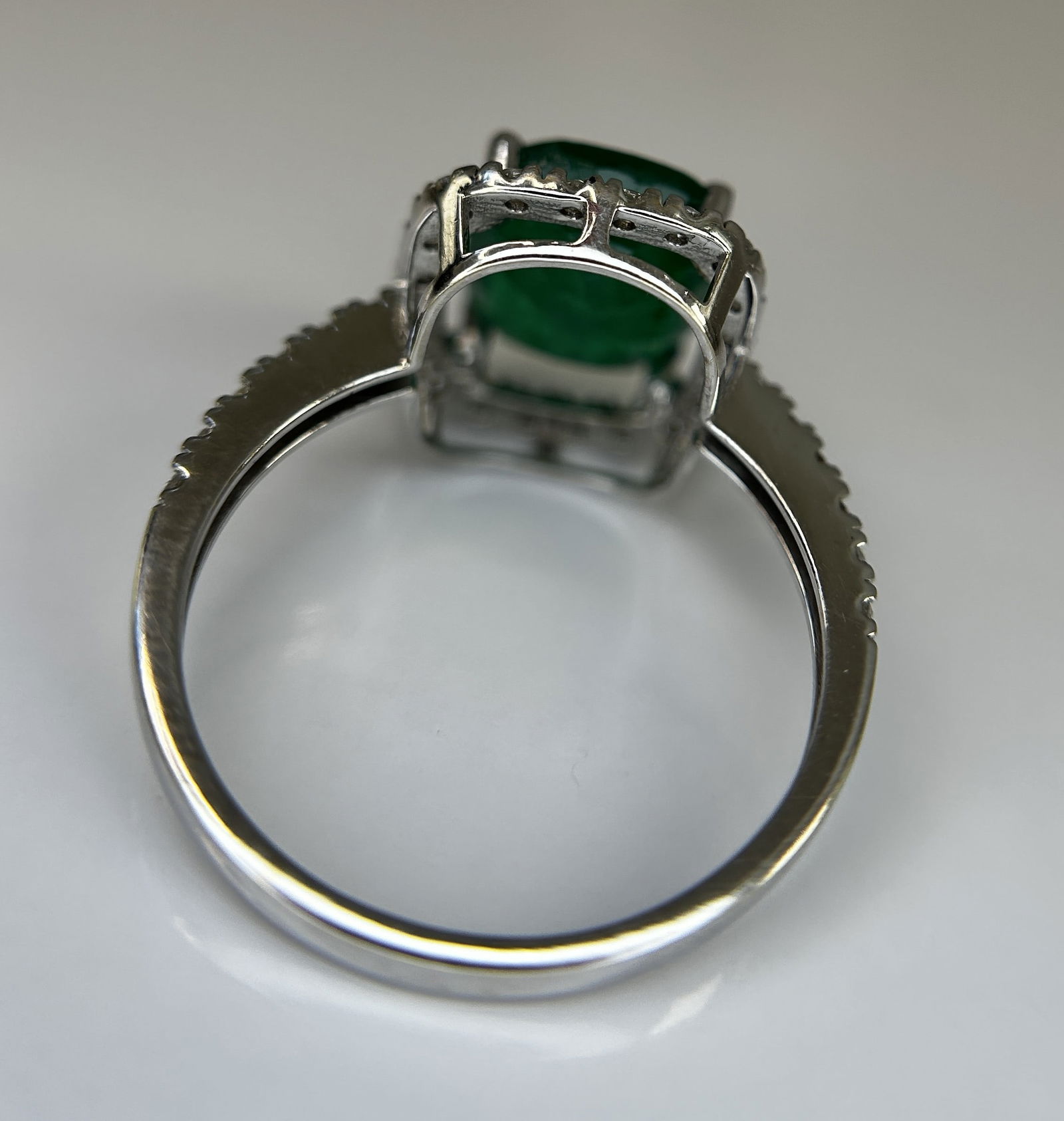 Beautiful Natural 2.81ct Emerald With Natural Diamonds & 18k Gold - 8