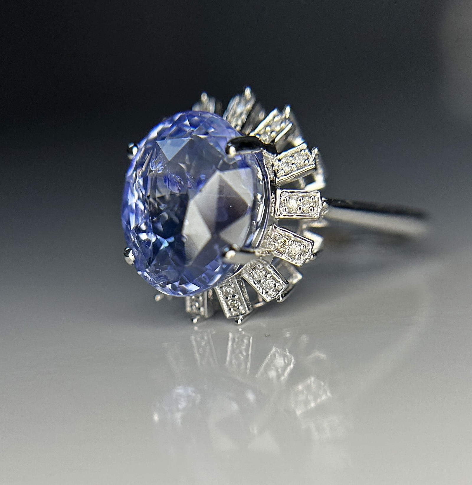 Beautiful 7.90CT Unheated Ceylon Blue Sapphire With Natural Diamonds & 18k Gold - 10