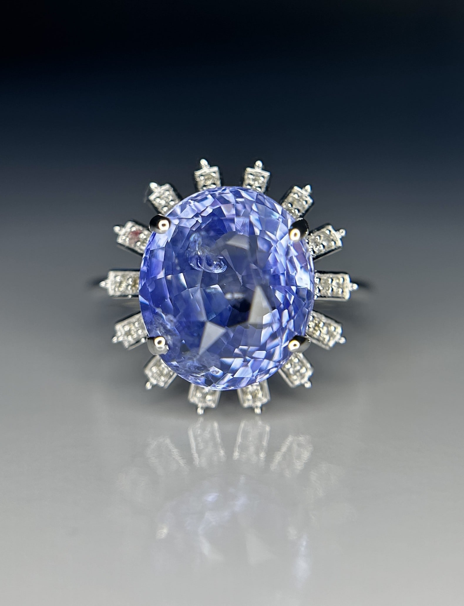 Beautiful 7.90CT Unheated Ceylon Blue Sapphire With Natural Diamonds & 18k Gold - 3