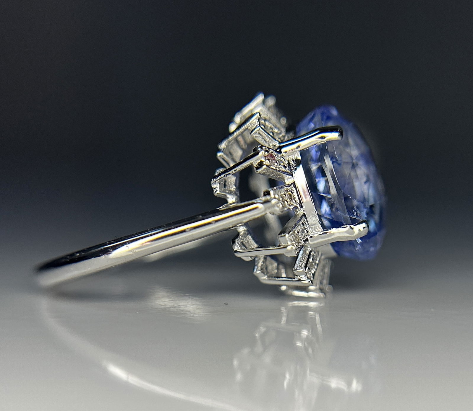 Beautiful 7.90CT Unheated Ceylon Blue Sapphire With Natural Diamonds & 18k Gold - 6