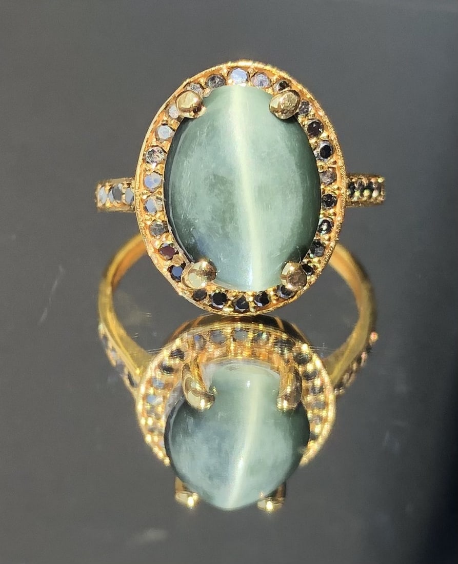 Beautiful Natural 3.05ct Cat’s Eye Ring With Natural Black Diamonds and 18k Gold - 4